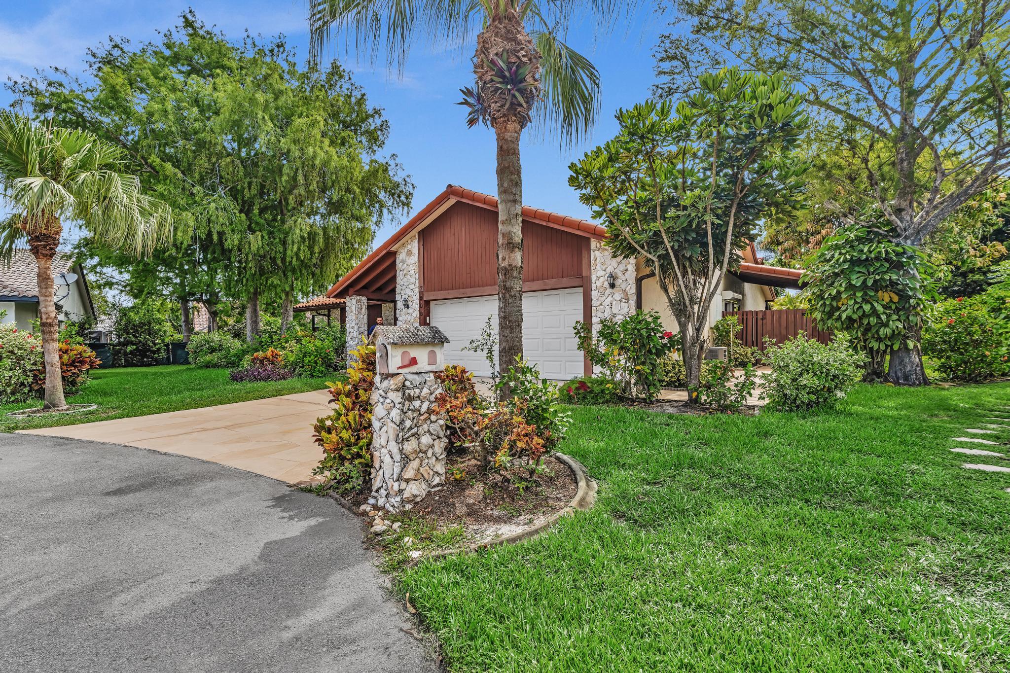 7908 NW 85TH, Tamarac FL 33321