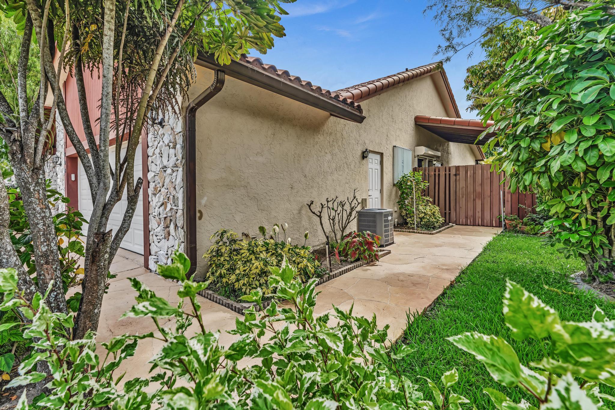 7908 NW 85TH, Tamarac FL 33321