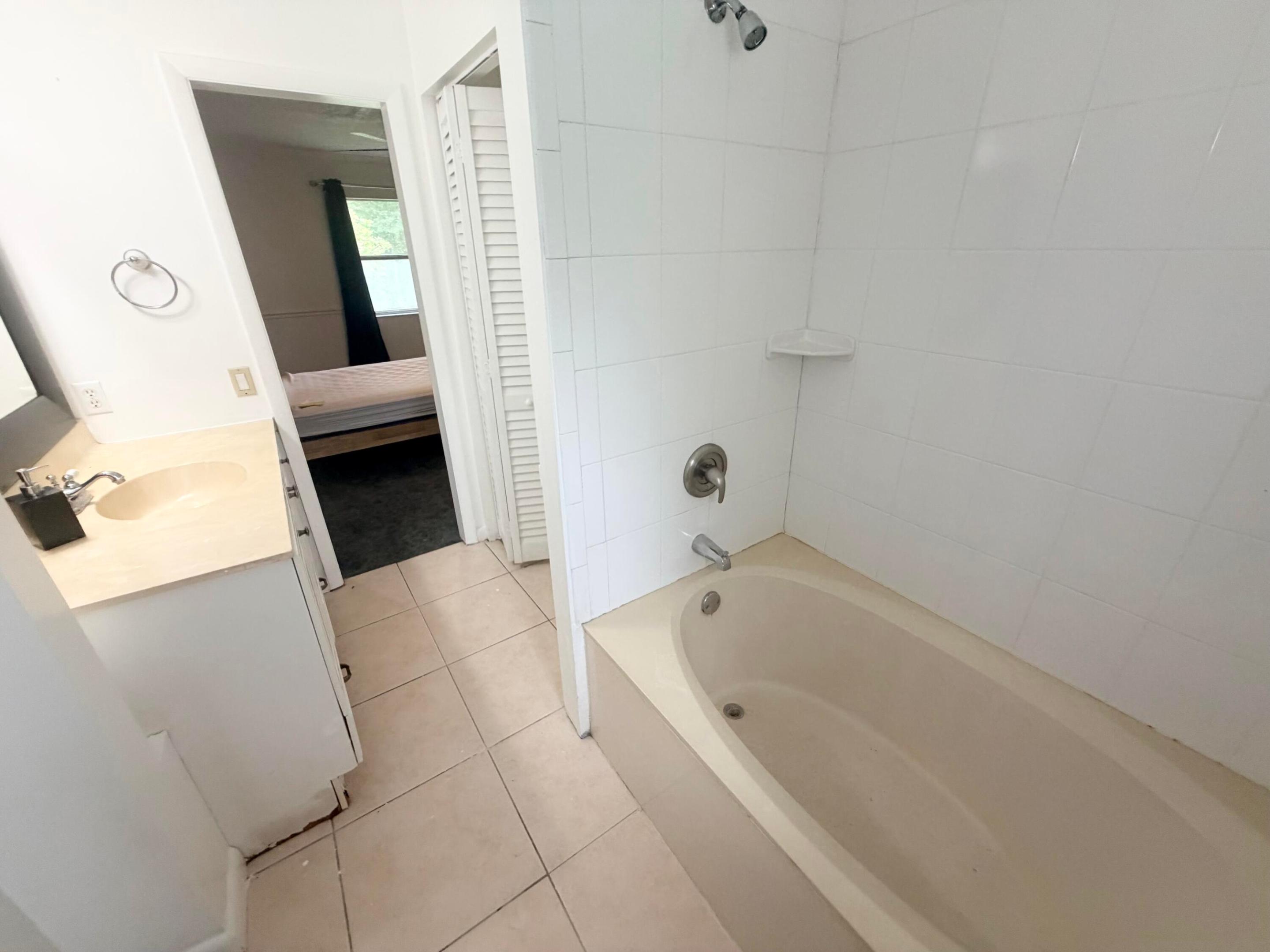 2855 BOSTON, Lake Worth FL 33462