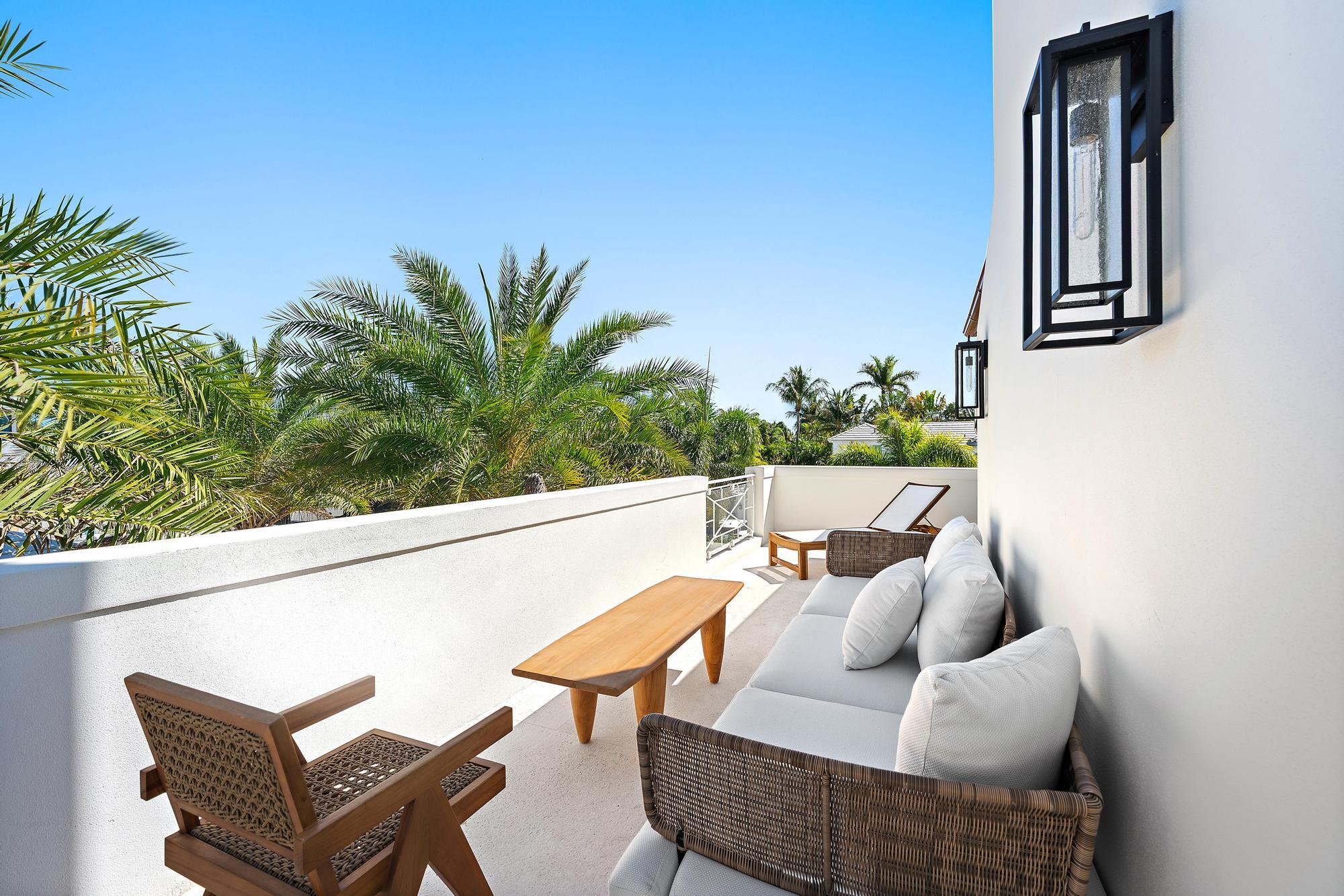 301 Plantation, Palm Beach FL 33480