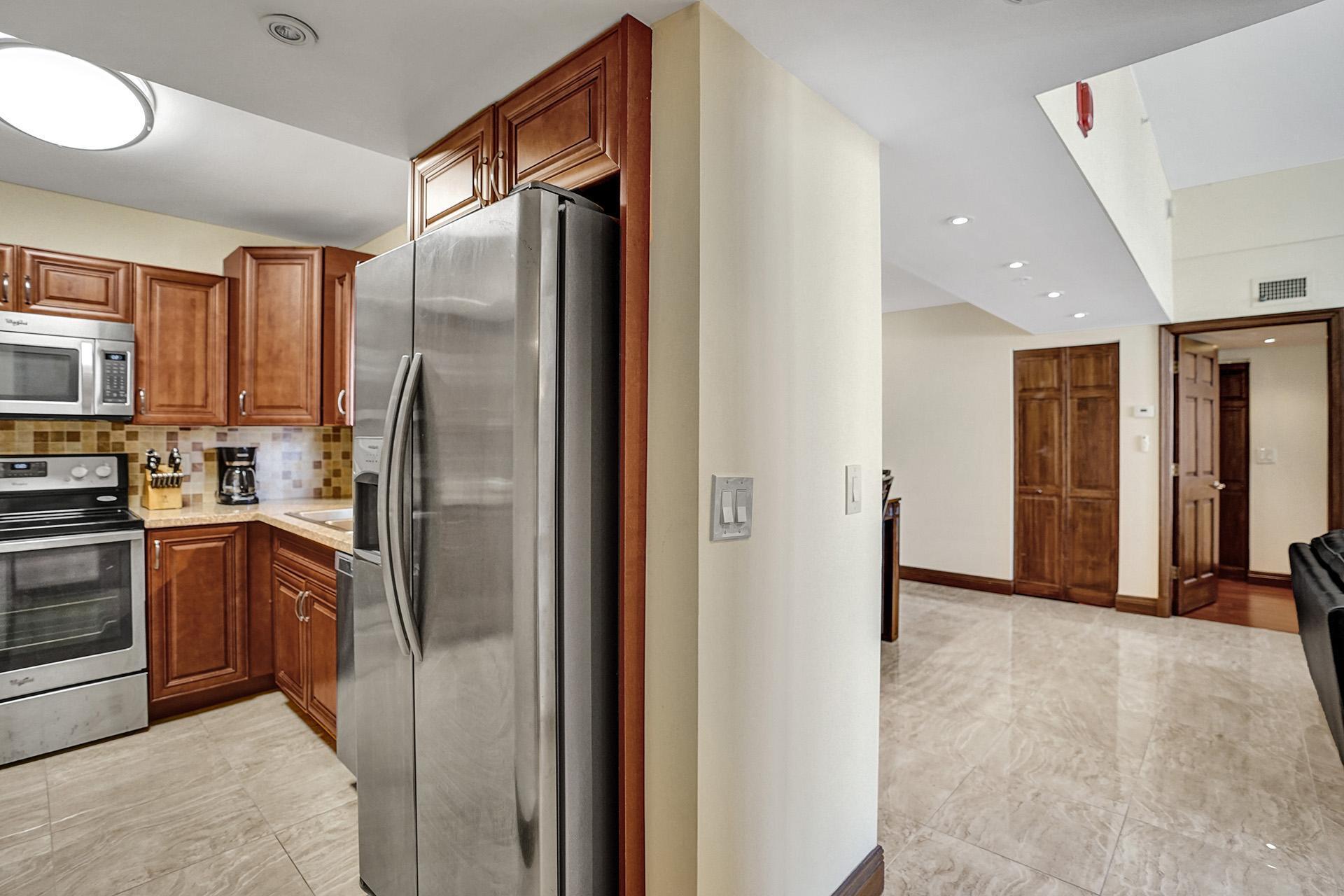 1350 SE 3RD #406, Dania Beach FL 33004