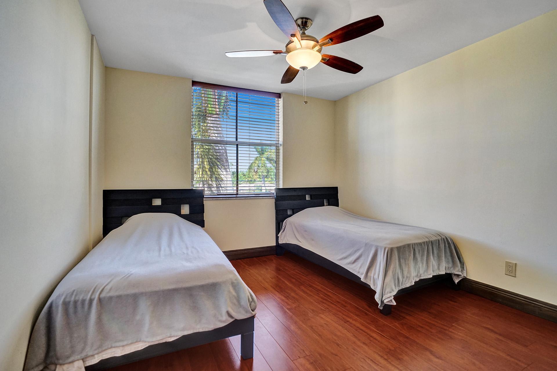 1350 SE 3RD #406, Dania Beach FL 33004
