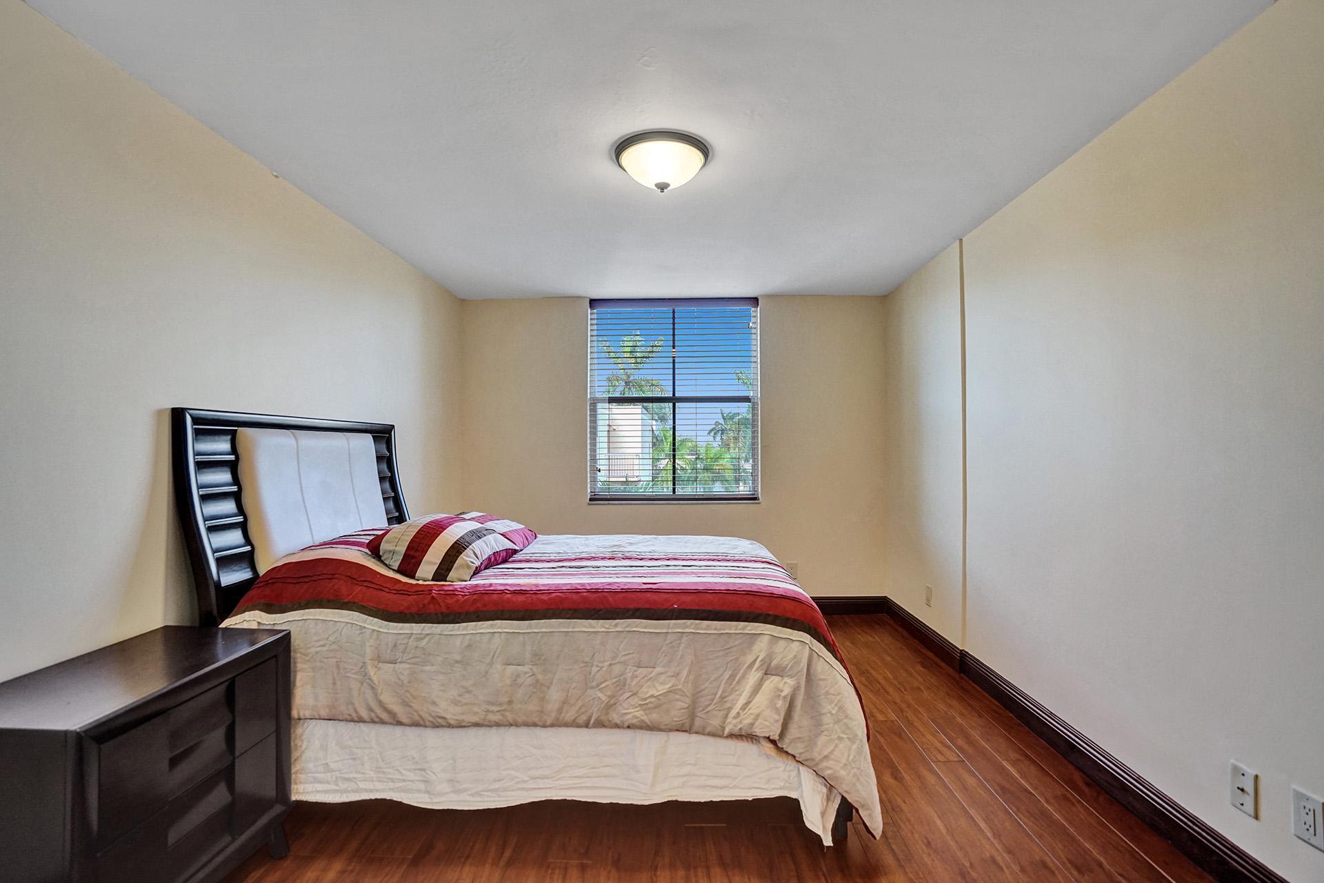 1350 SE 3RD #406, Dania Beach FL 33004