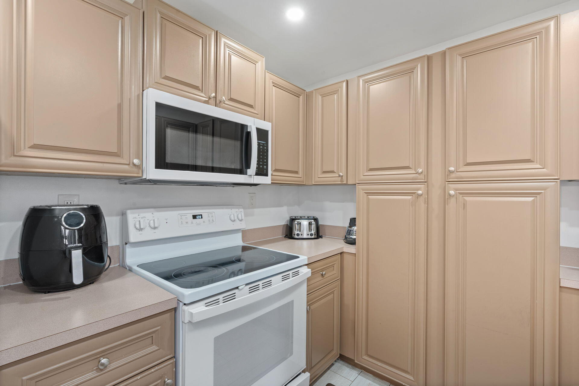 9592 SW 1st #13-F, Coral Springs FL 33071