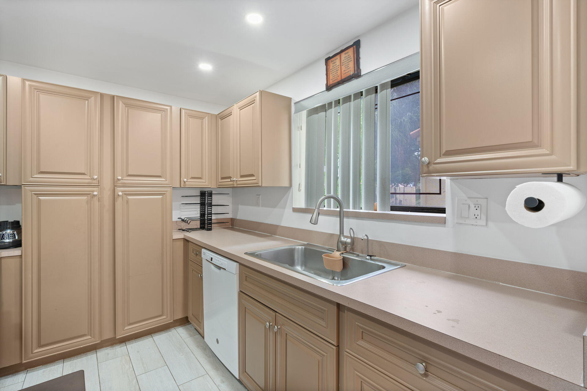 9592 SW 1st #13-F, Coral Springs FL 33071