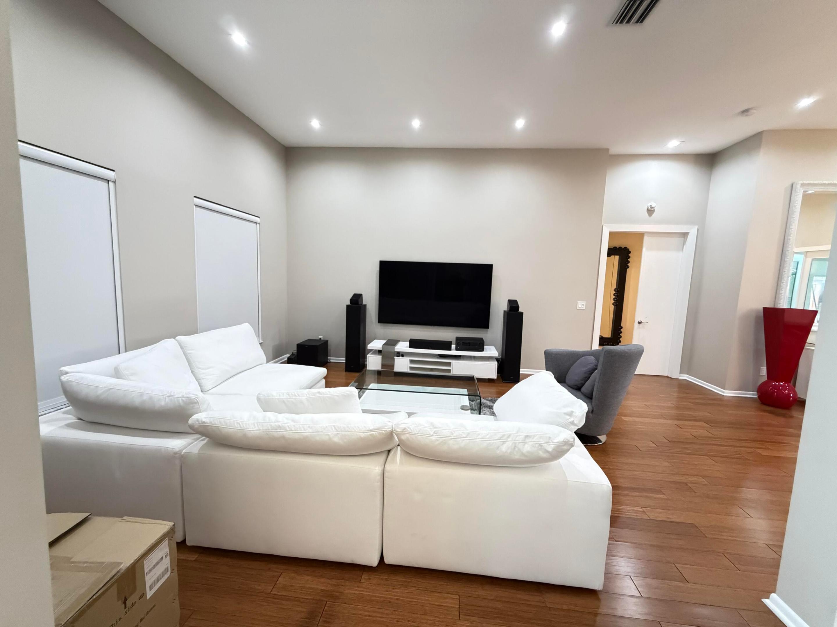 7360 NW 83RD, Tamarac FL 33321