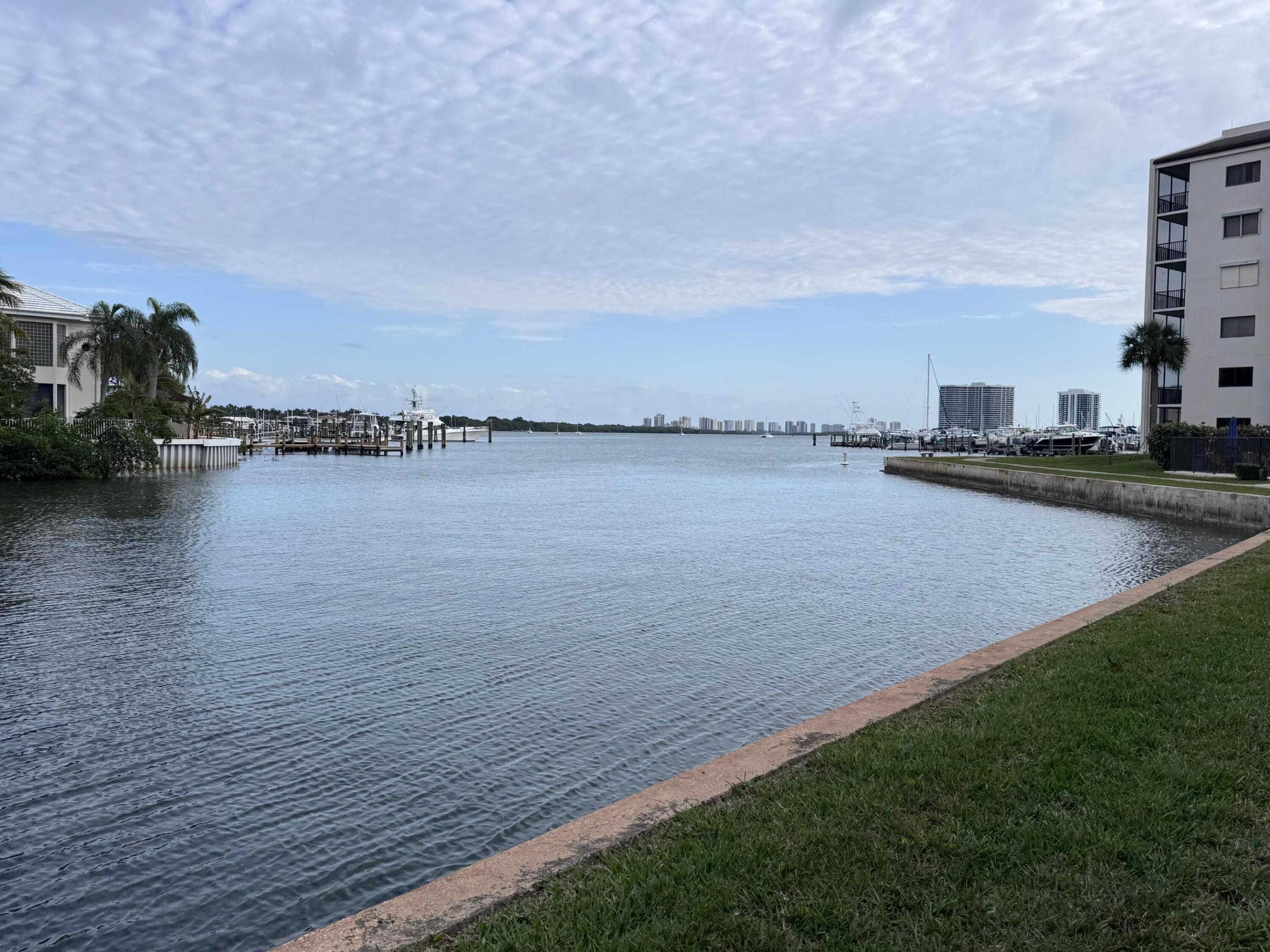 11370 Twelve Oaks #118, North Palm Beach FL 33408