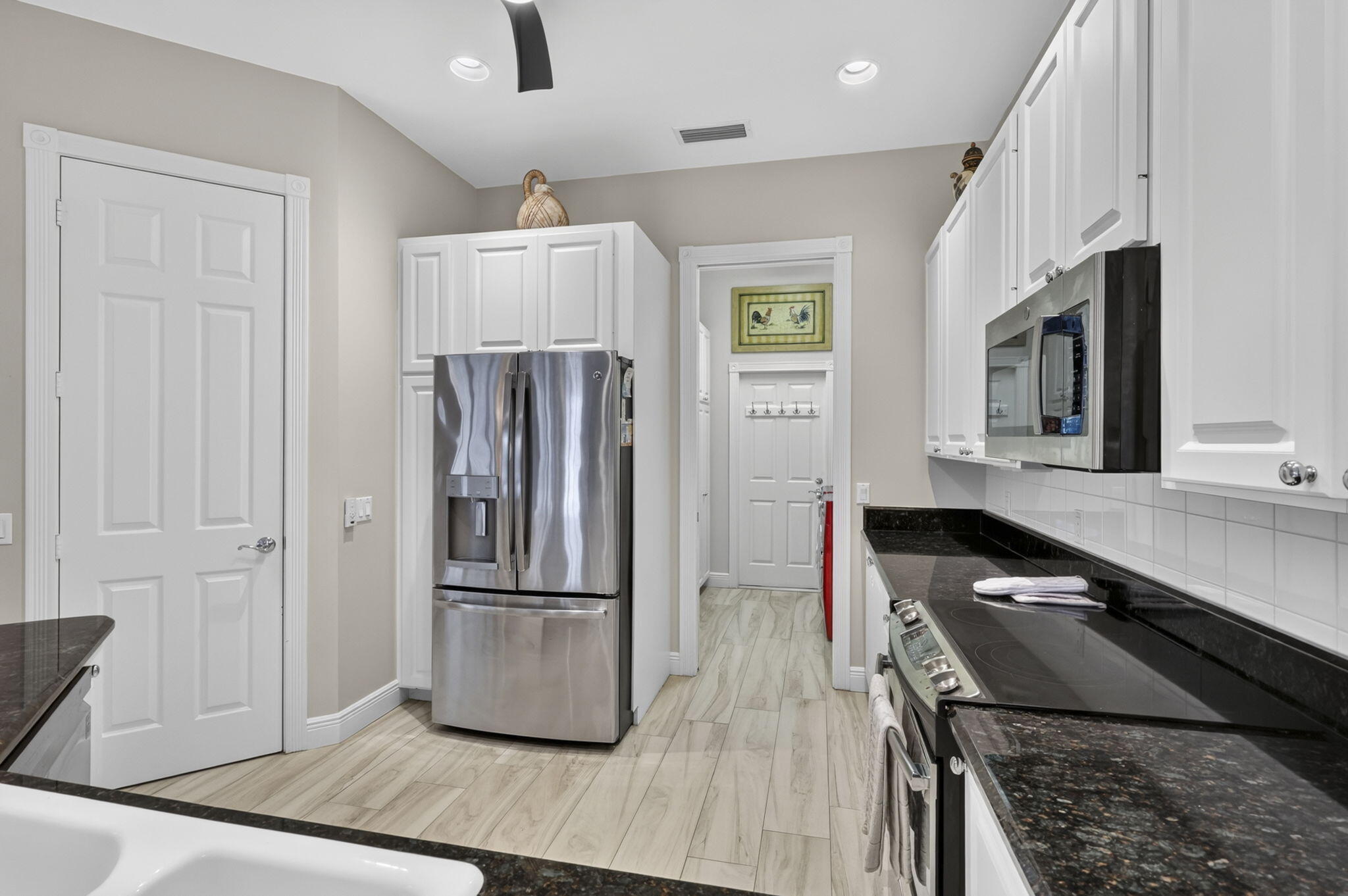 7605 Red River #Rear-Round, West Palm Beach FL 33411