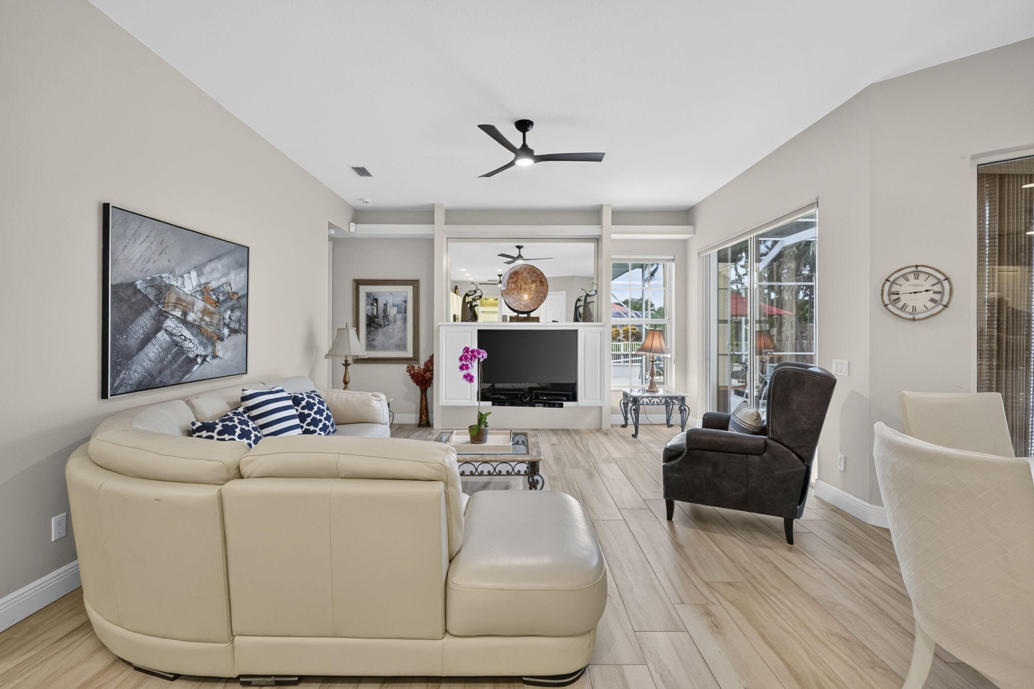 7605 Red River #Rear-Round, West Palm Beach FL 33411