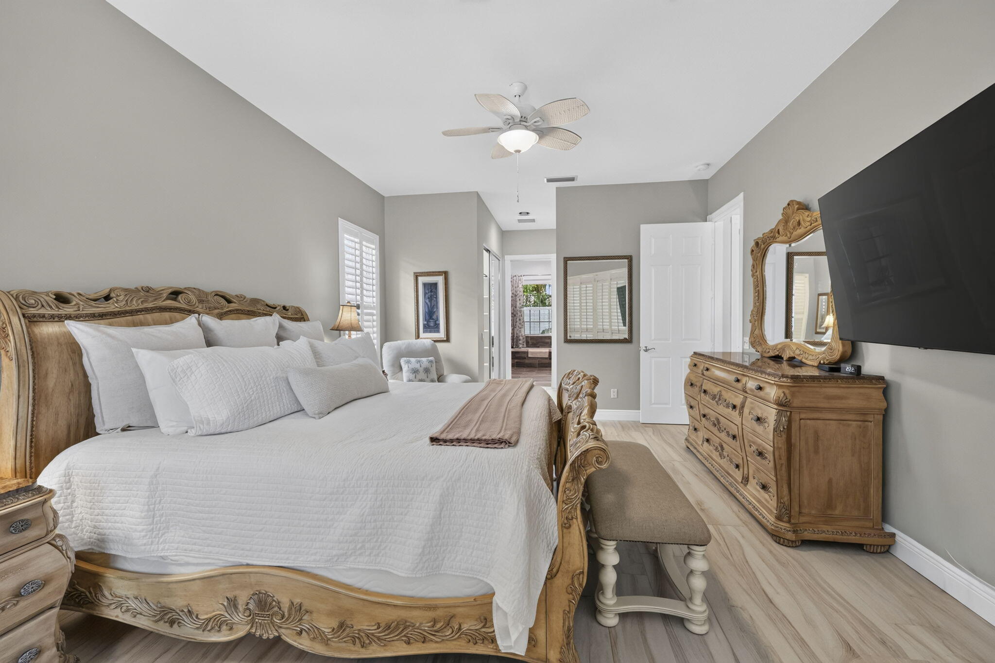 7605 Red River #Rear-Round, West Palm Beach FL 33411