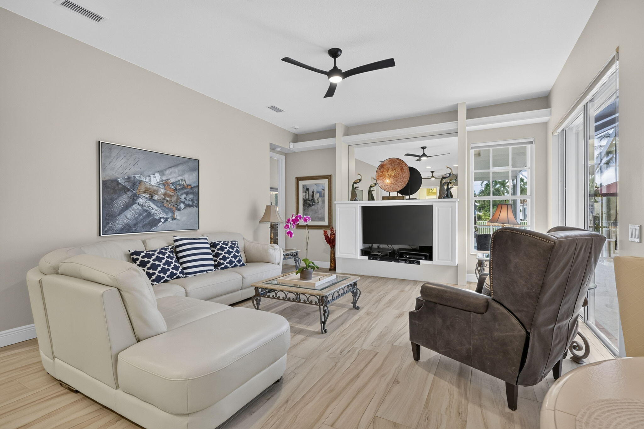 7605 Red River #Rear-Round, West Palm Beach FL 33411