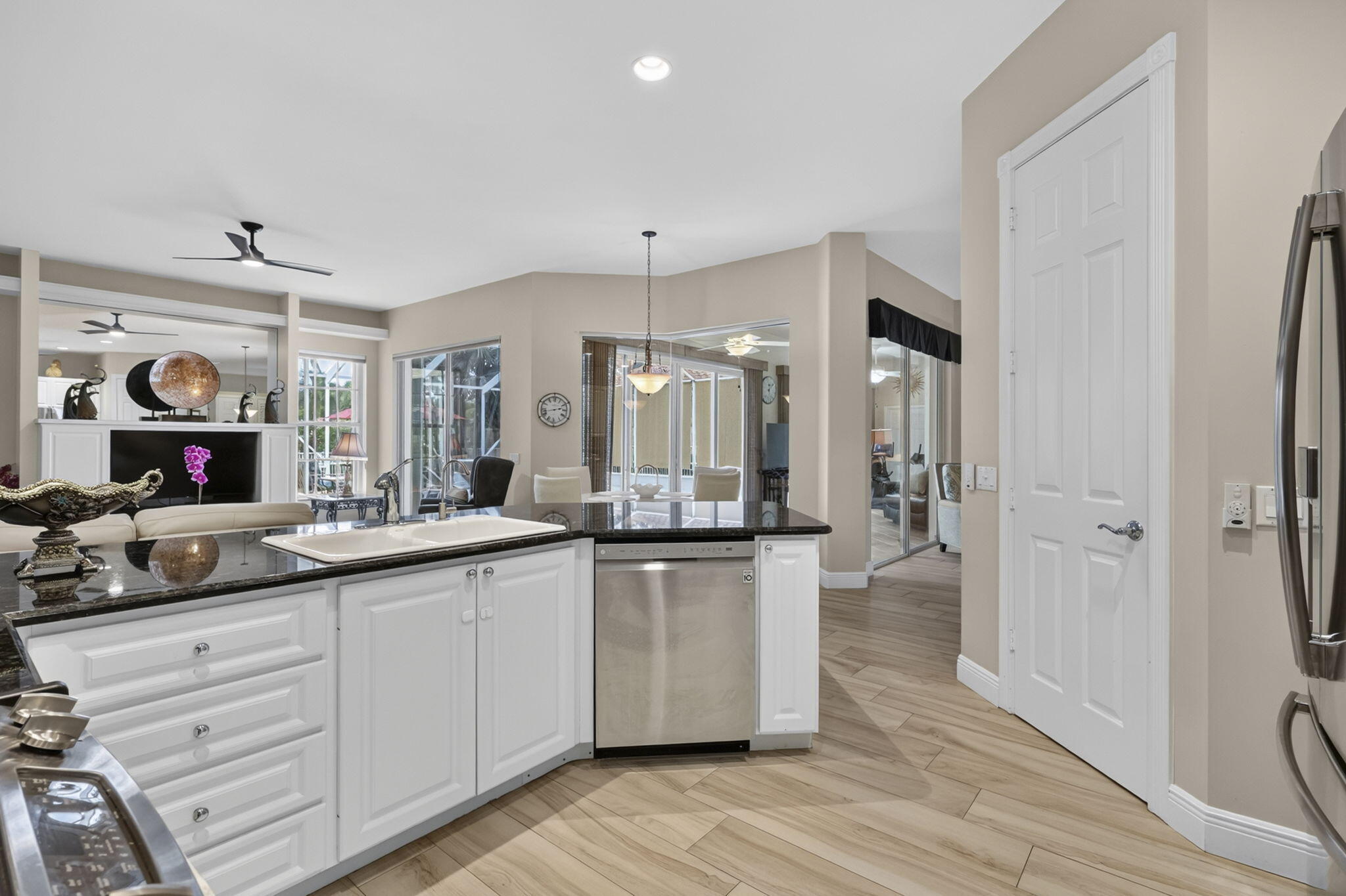 7605 Red River #Rear-Round, West Palm Beach FL 33411