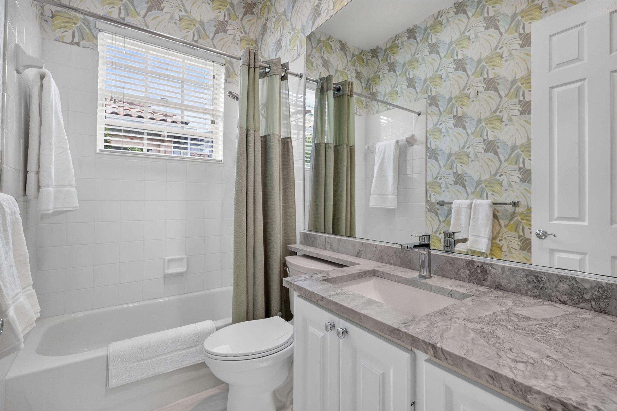 7605 Red River #Rear-Round, West Palm Beach FL 33411