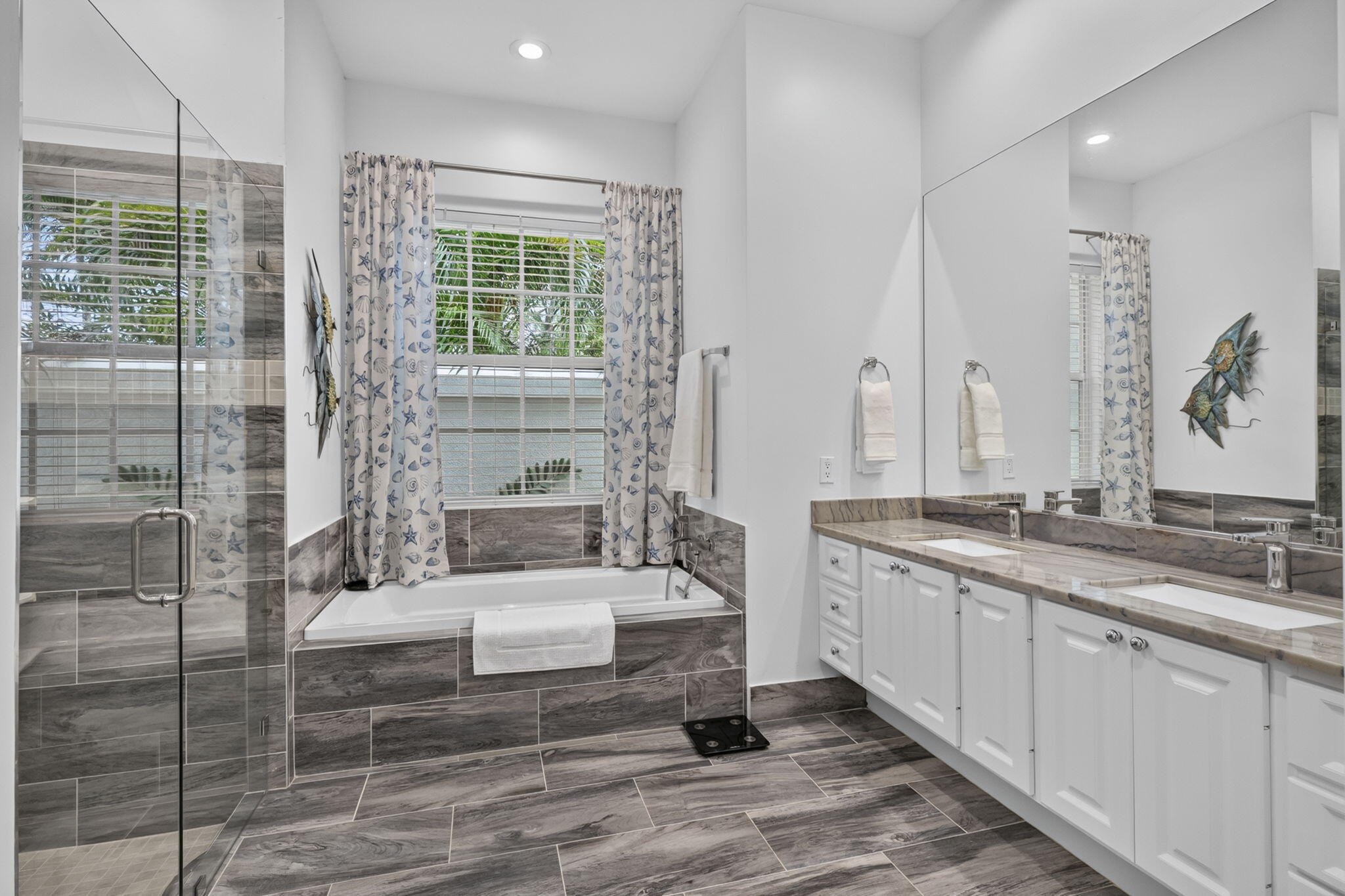 7605 Red River #Rear-Round, West Palm Beach FL 33411
