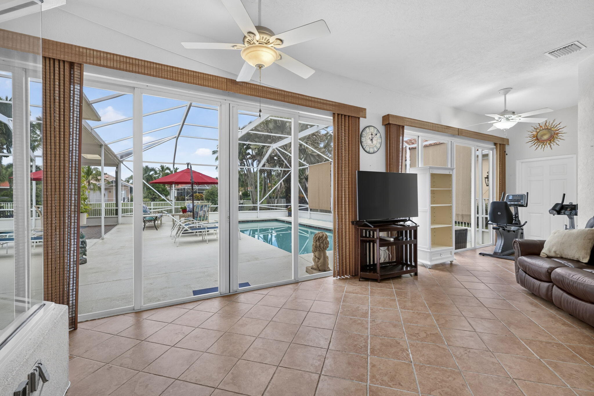 7605 Red River #Rear-Round, West Palm Beach FL 33411