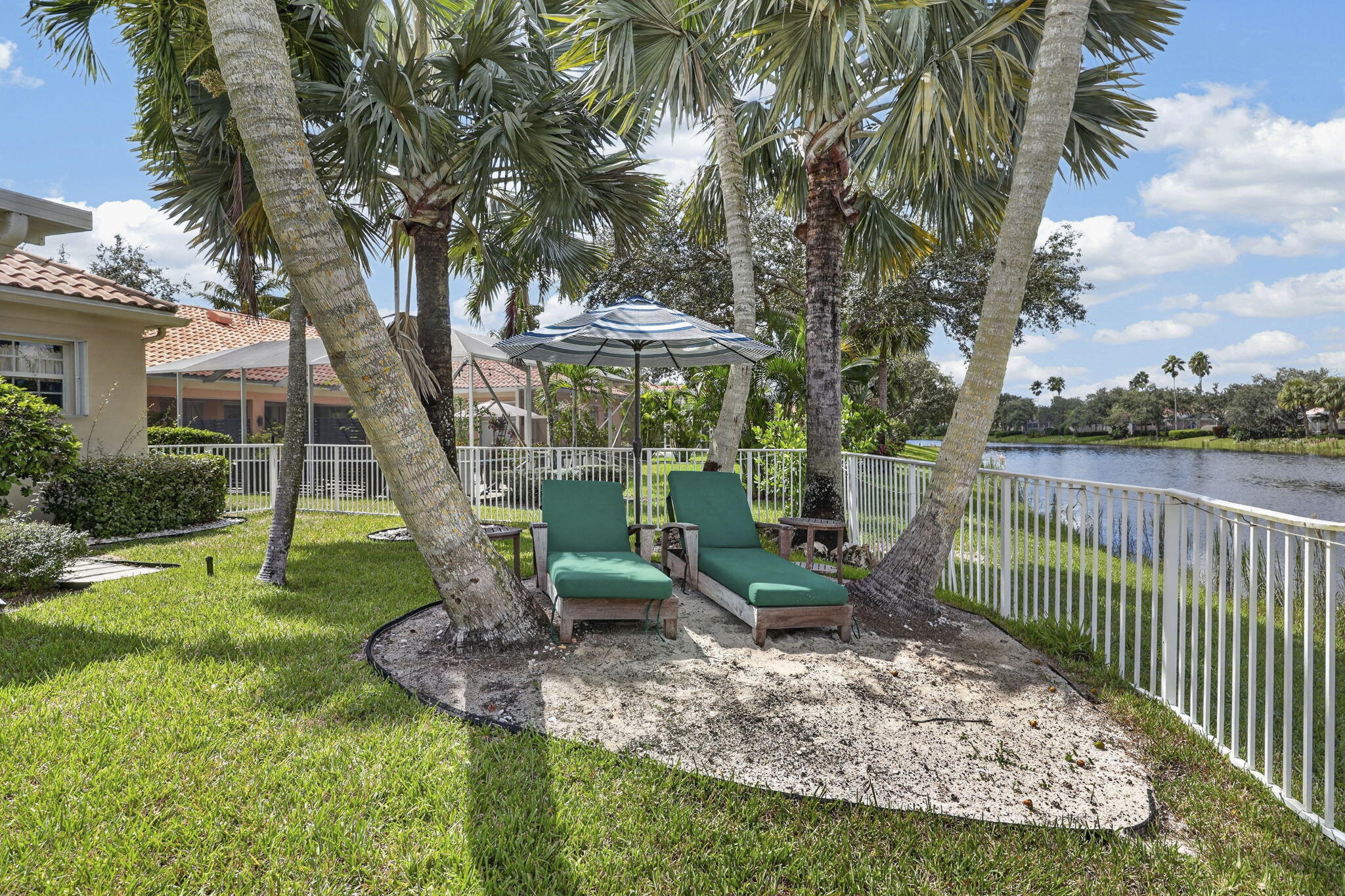 7605 Red River #Rear-Round, West Palm Beach FL 33411