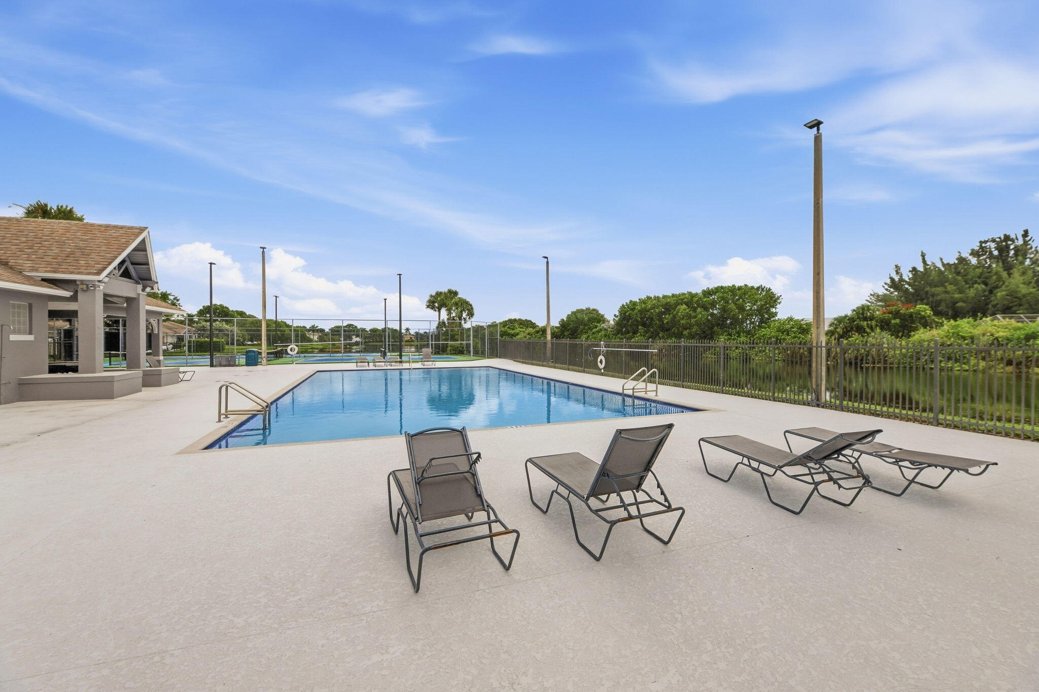9823 N Grand Duke, Tamarac FL 33321