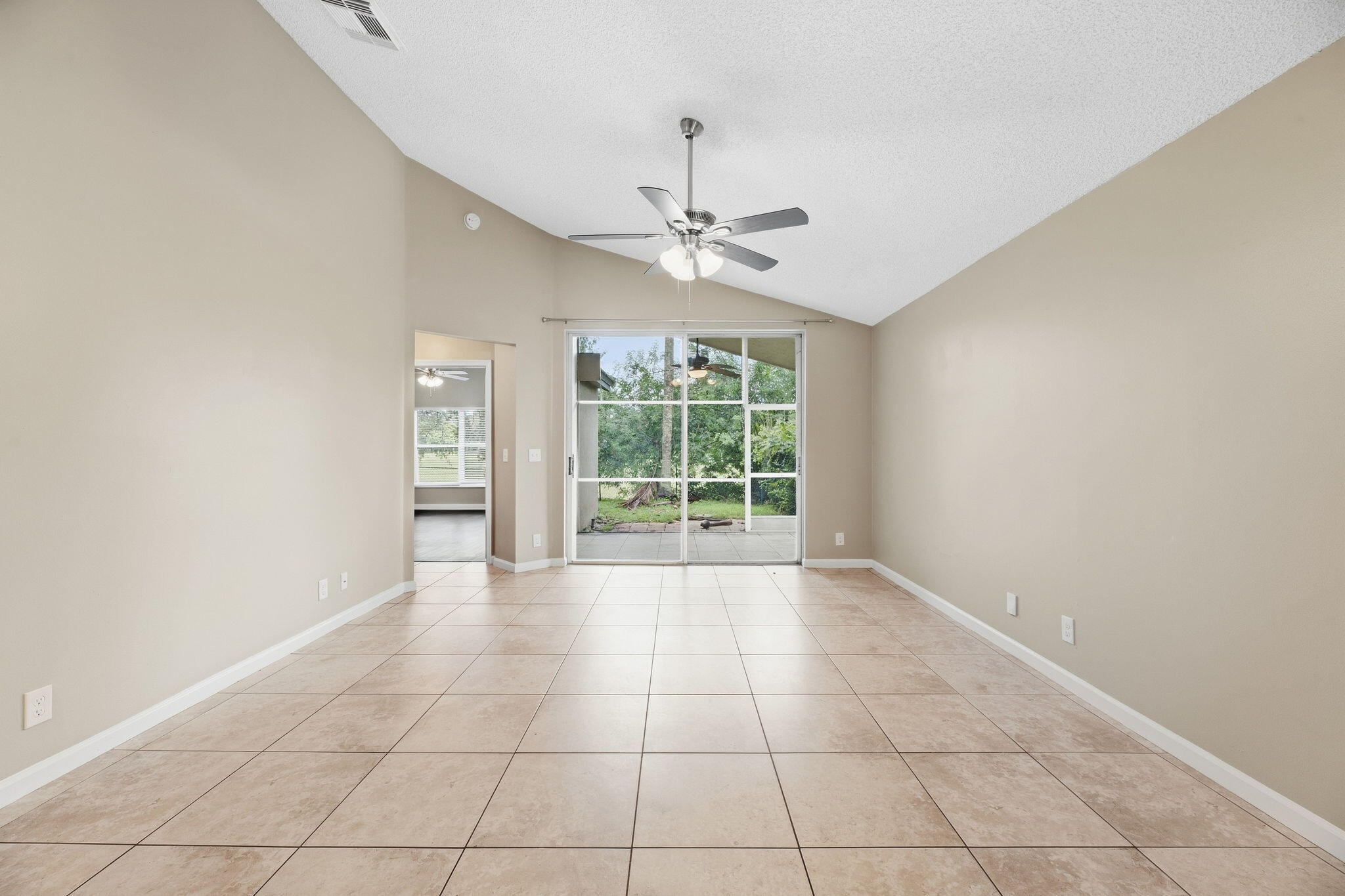 9823 N Grand Duke, Tamarac FL 33321