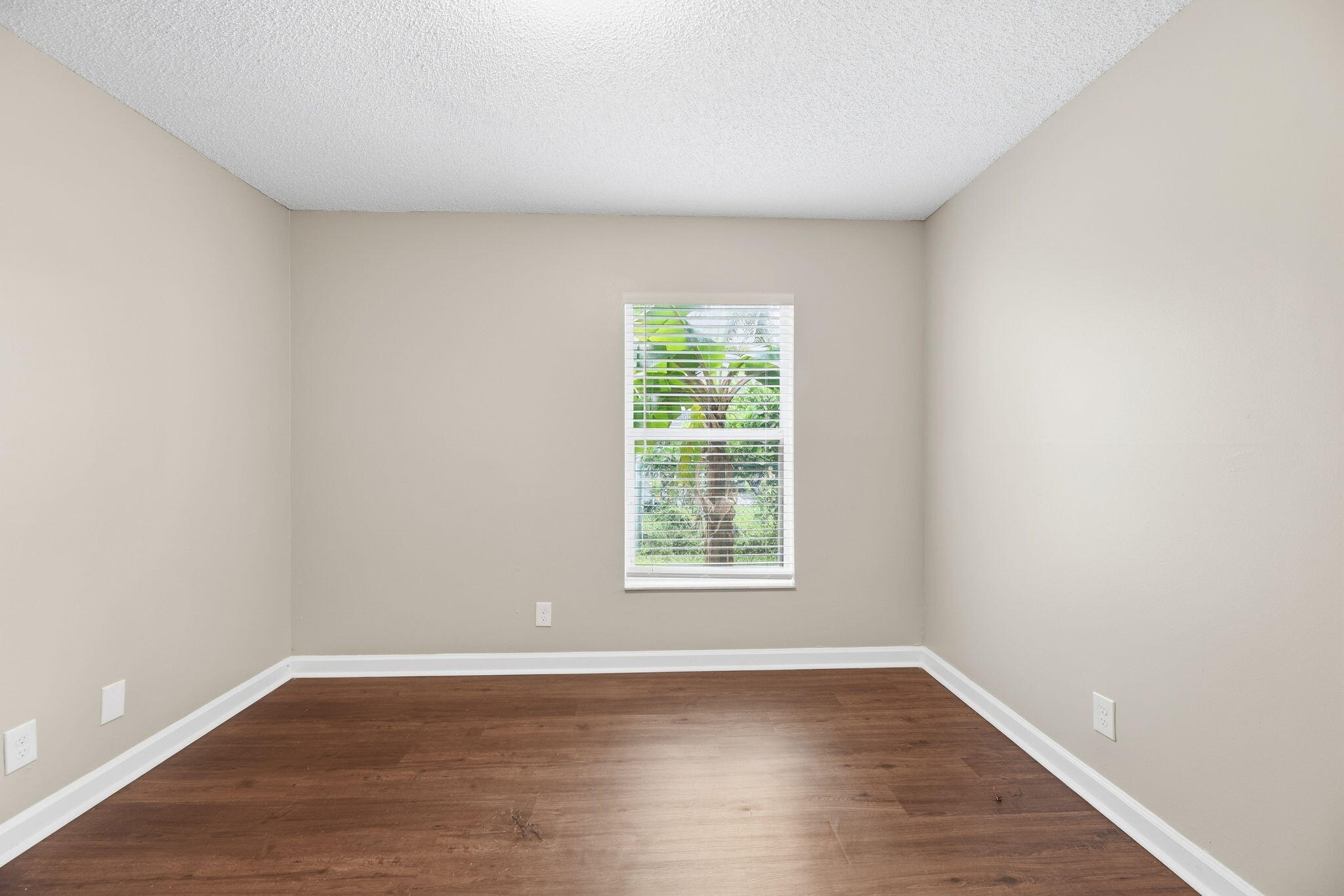 9823 N Grand Duke, Tamarac FL 33321