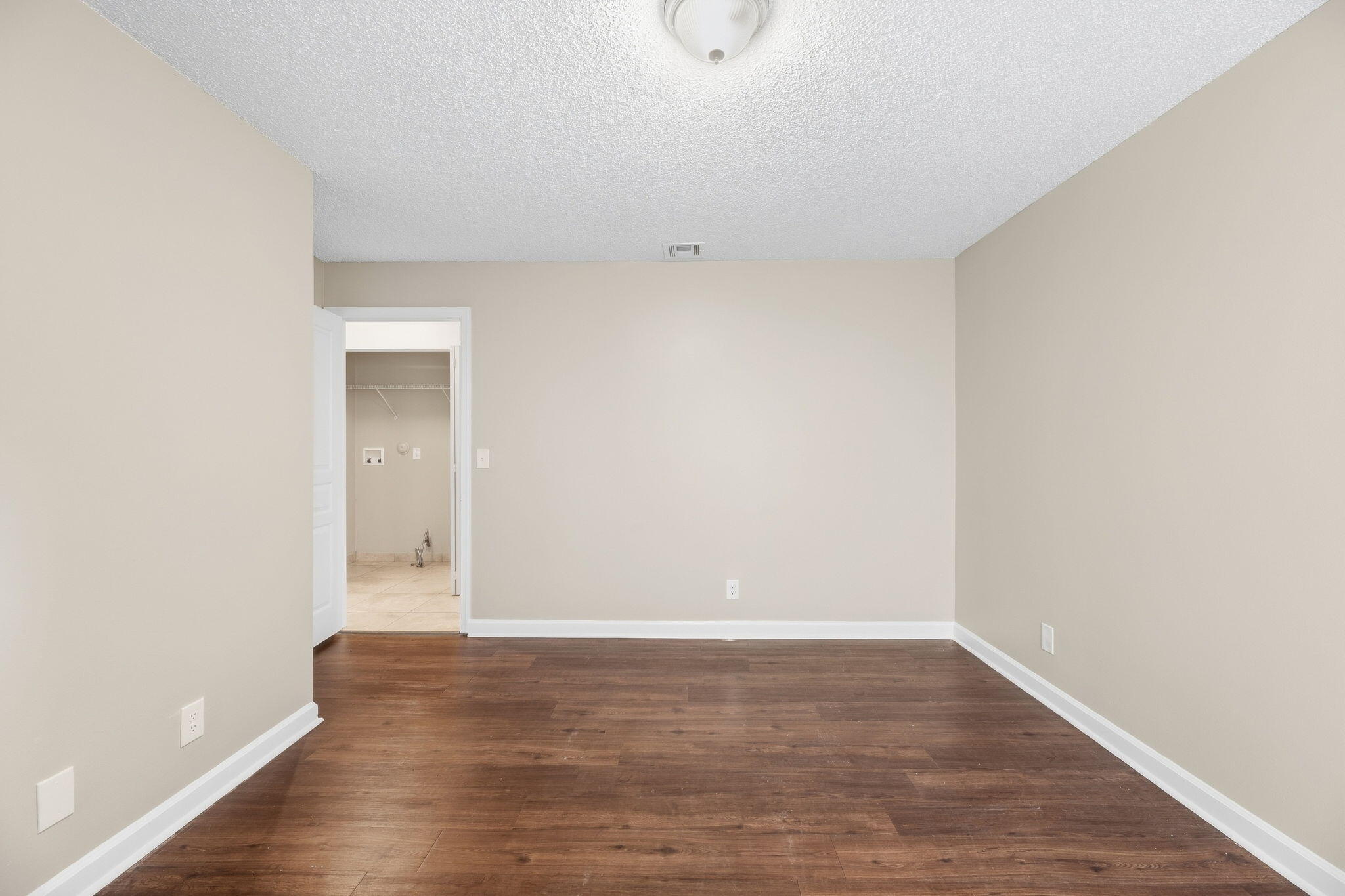 9823 N Grand Duke, Tamarac FL 33321
