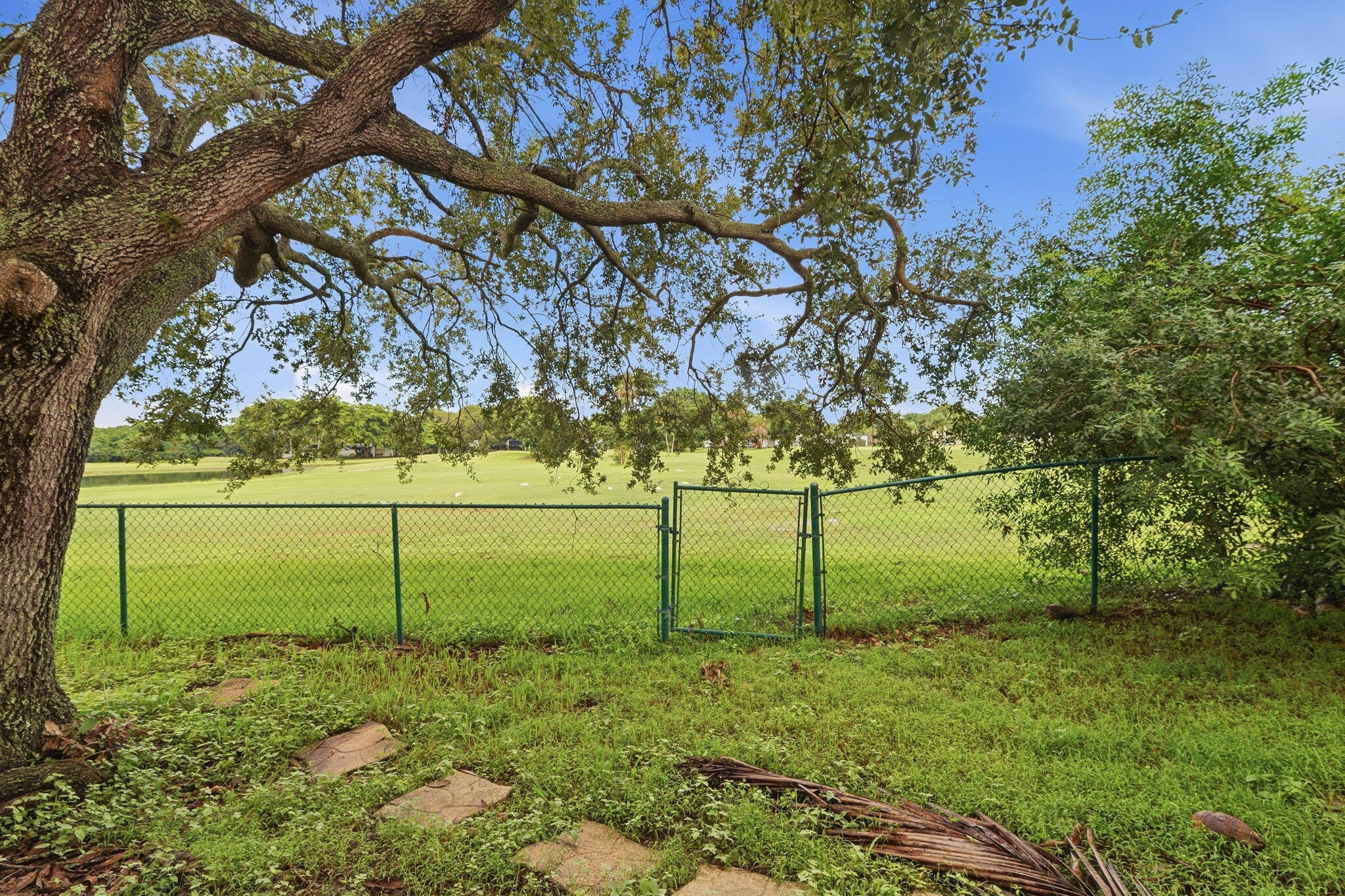 9823 N Grand Duke, Tamarac FL 33321