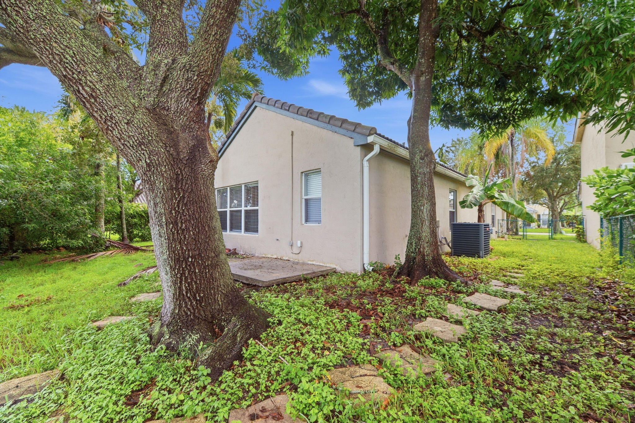 9823 N Grand Duke, Tamarac FL 33321