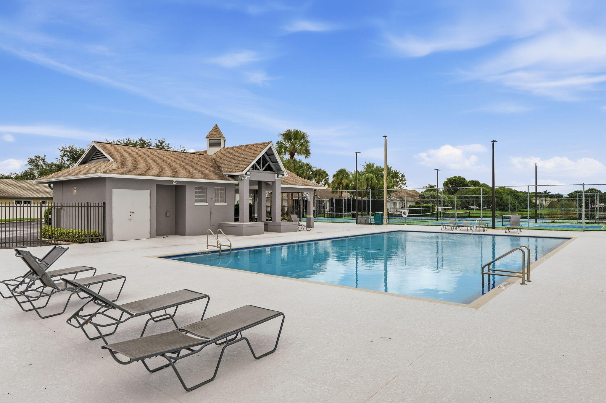 9823 N Grand Duke, Tamarac FL 33321