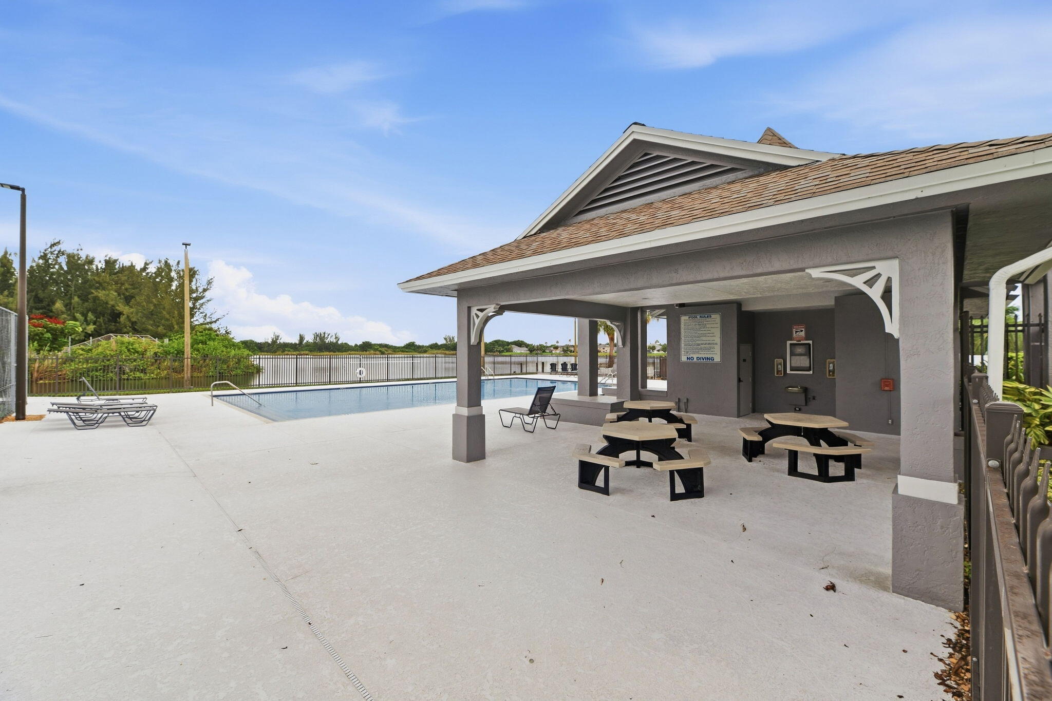 9823 N Grand Duke, Tamarac FL 33321