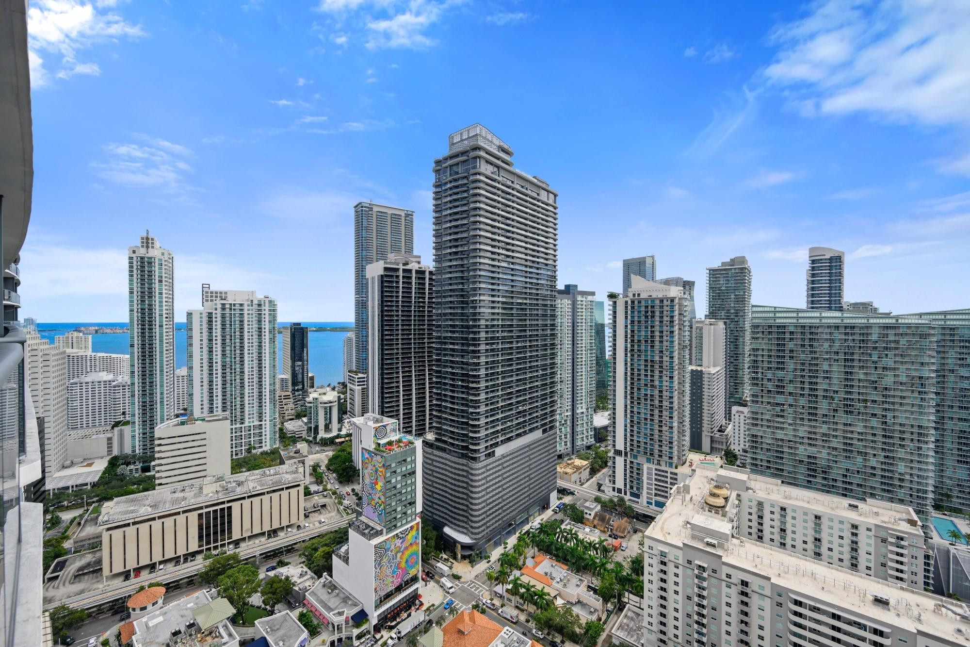 55 SW 9th #3705, Miami FL 33130