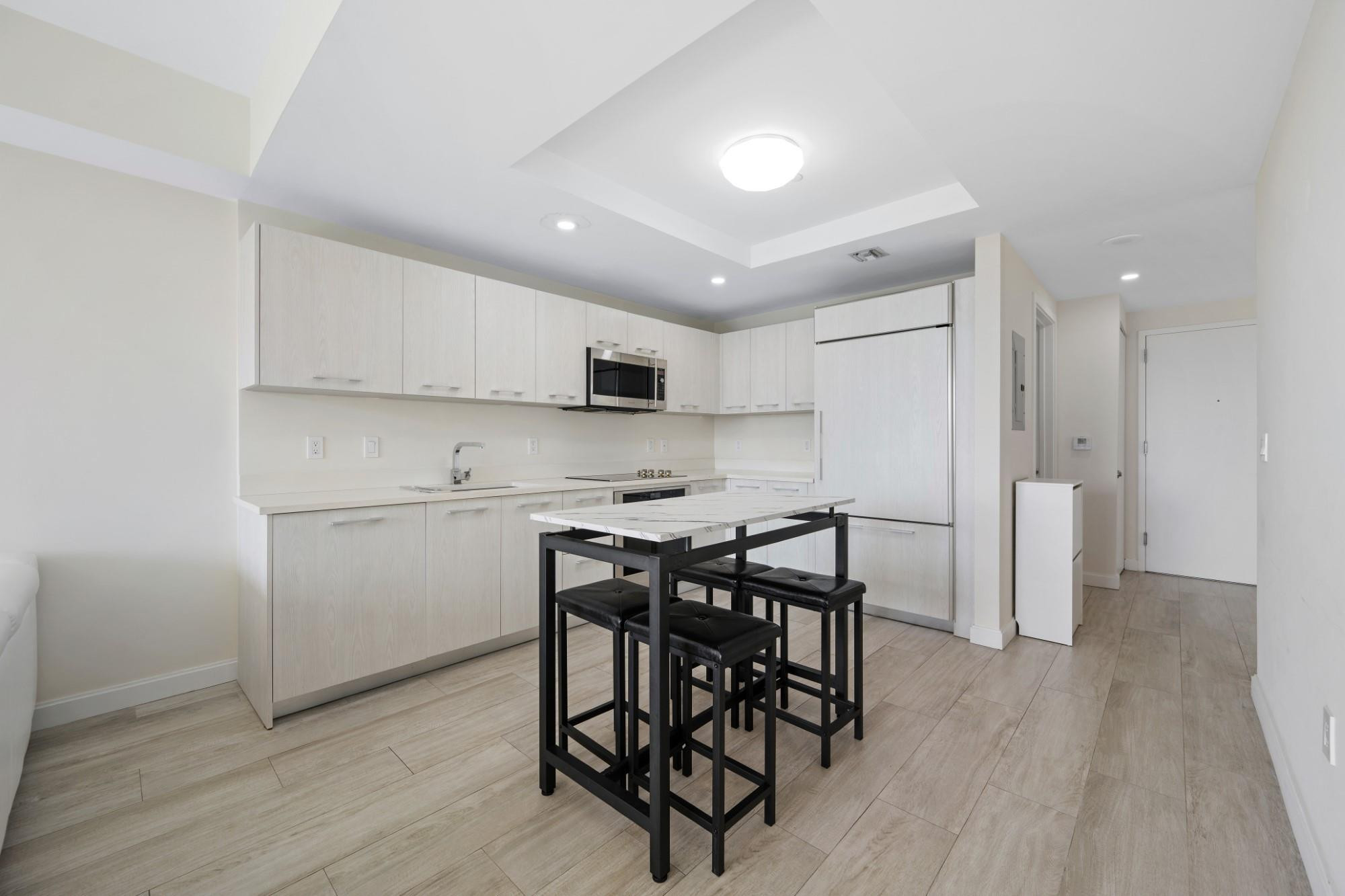 55 SW 9th #3705, Miami FL 33130