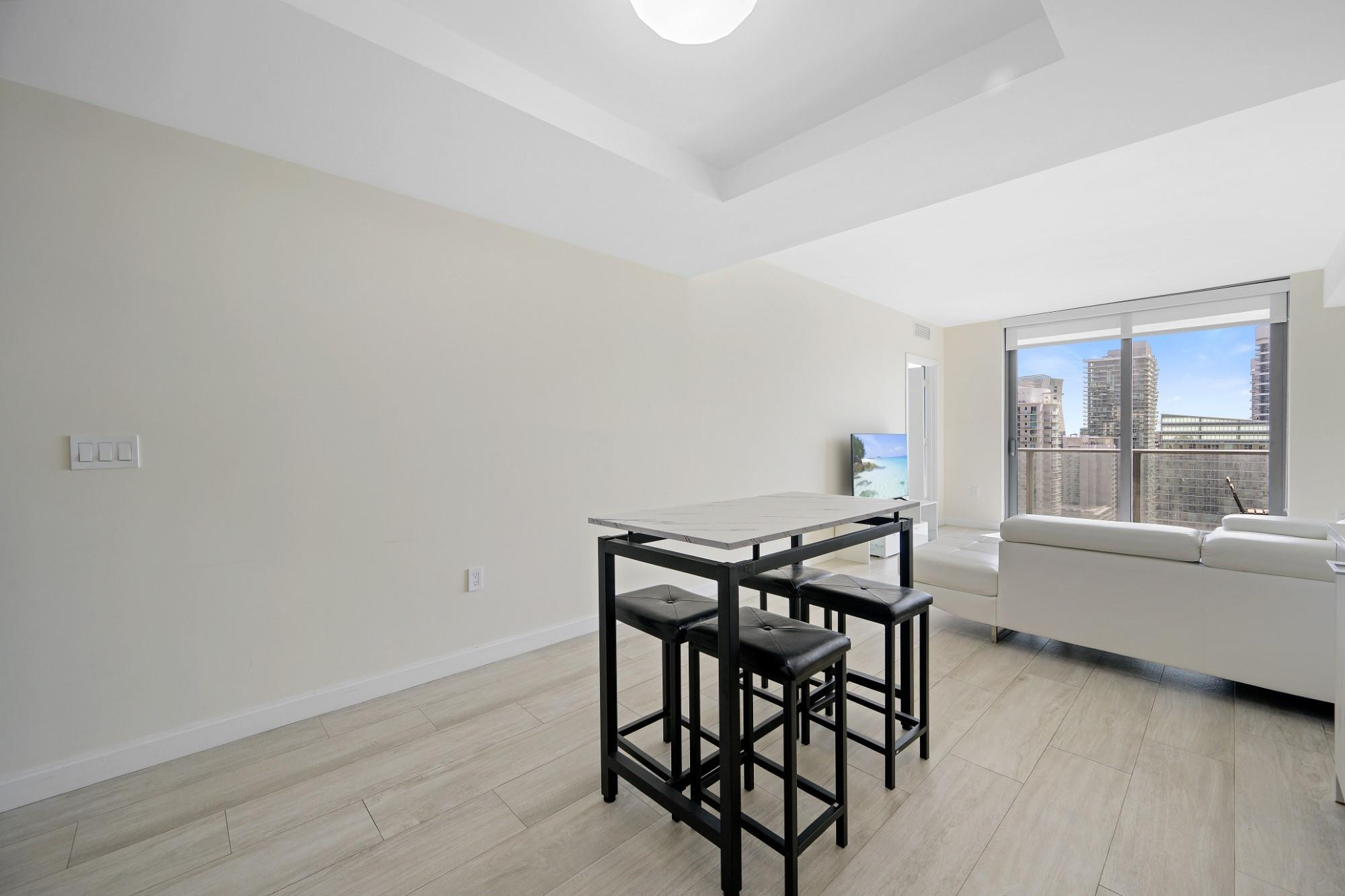 55 SW 9th #3705, Miami FL 33130