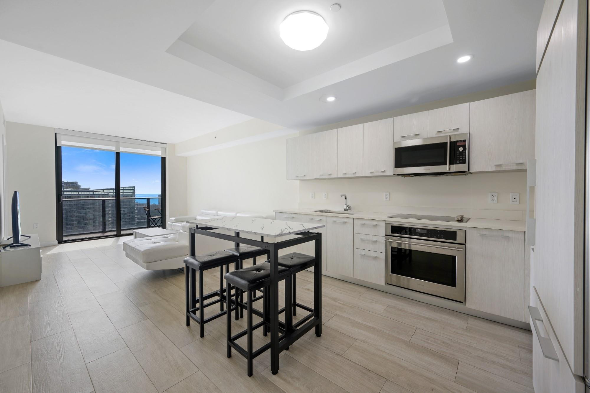 55 SW 9th #3705, Miami FL 33130