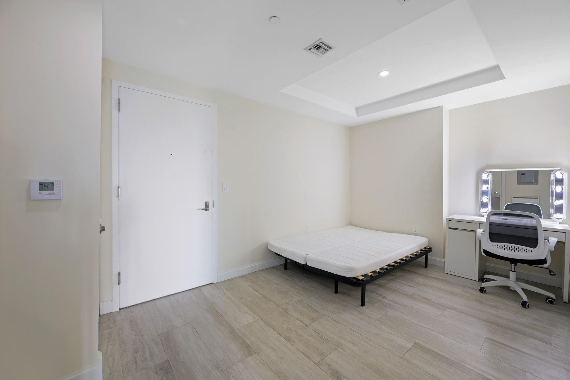 55 SW 9th #3705, Miami FL 33130