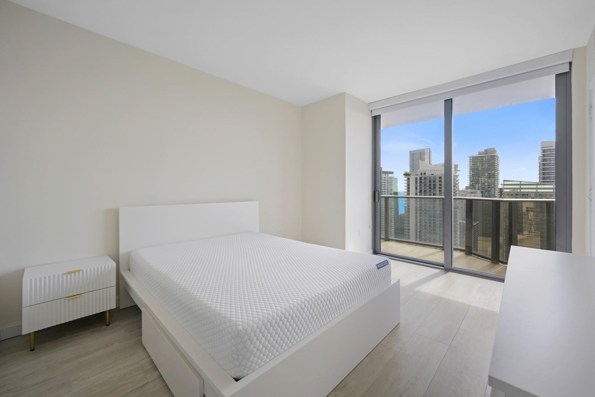 55 SW 9th #3705, Miami FL 33130