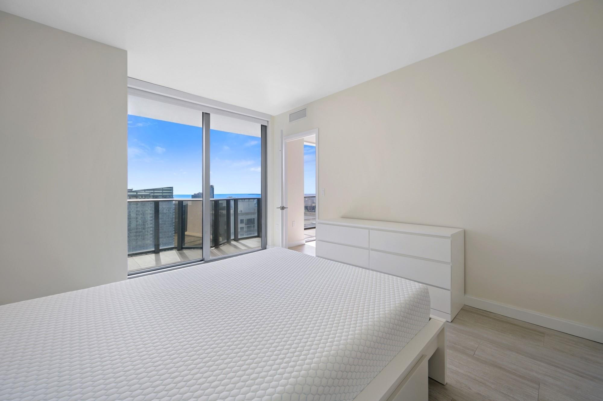 55 SW 9th #3705, Miami FL 33130