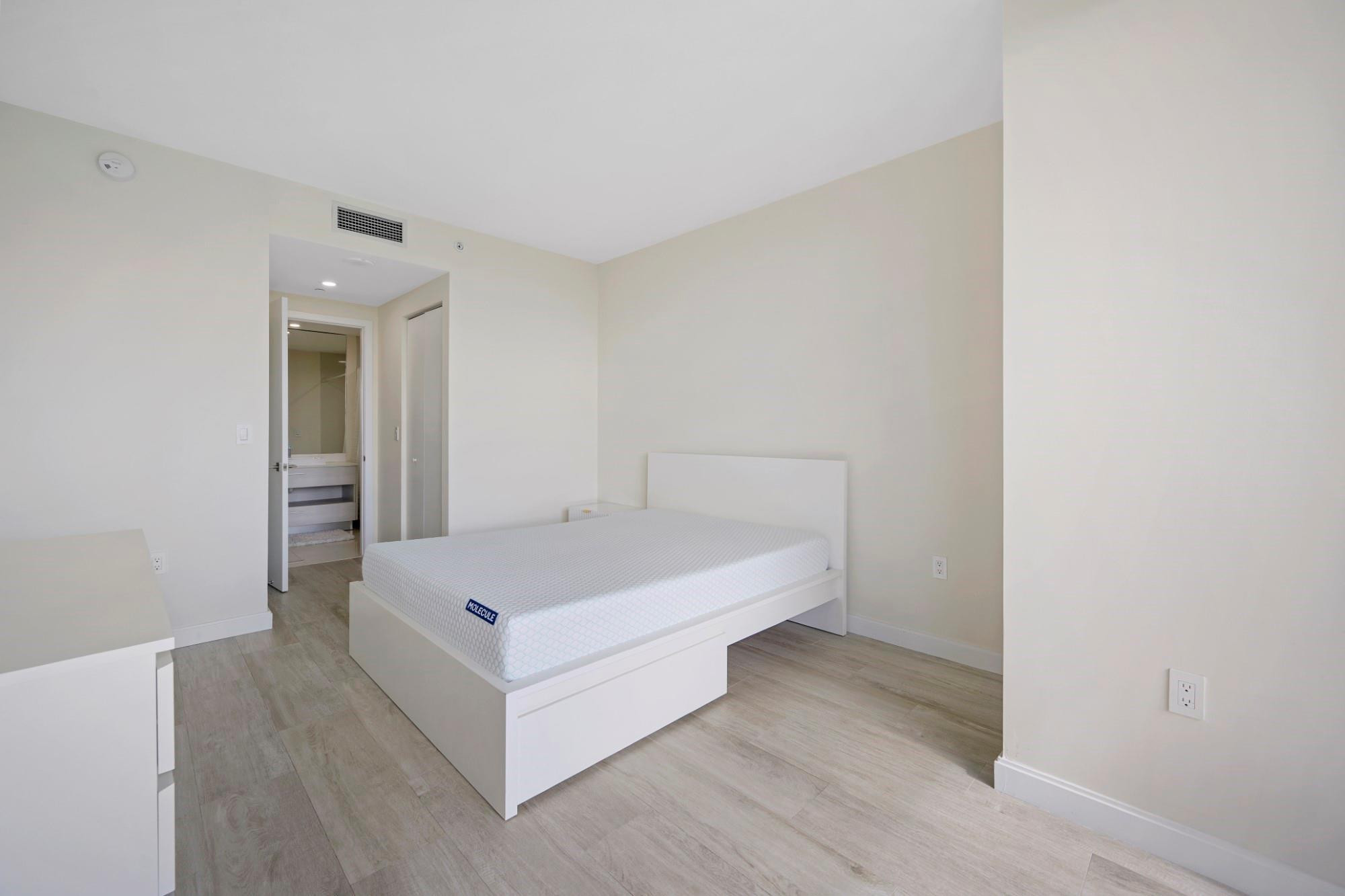 55 SW 9th #3705, Miami FL 33130