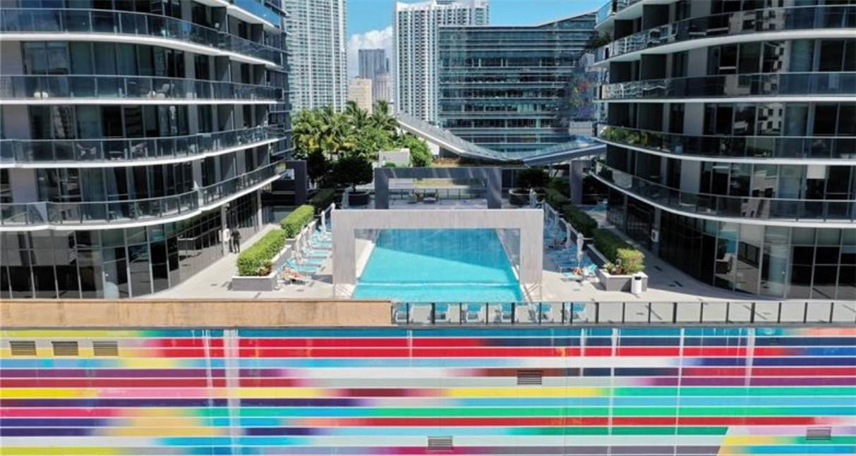 55 SW 9th #3705, Miami FL 33130