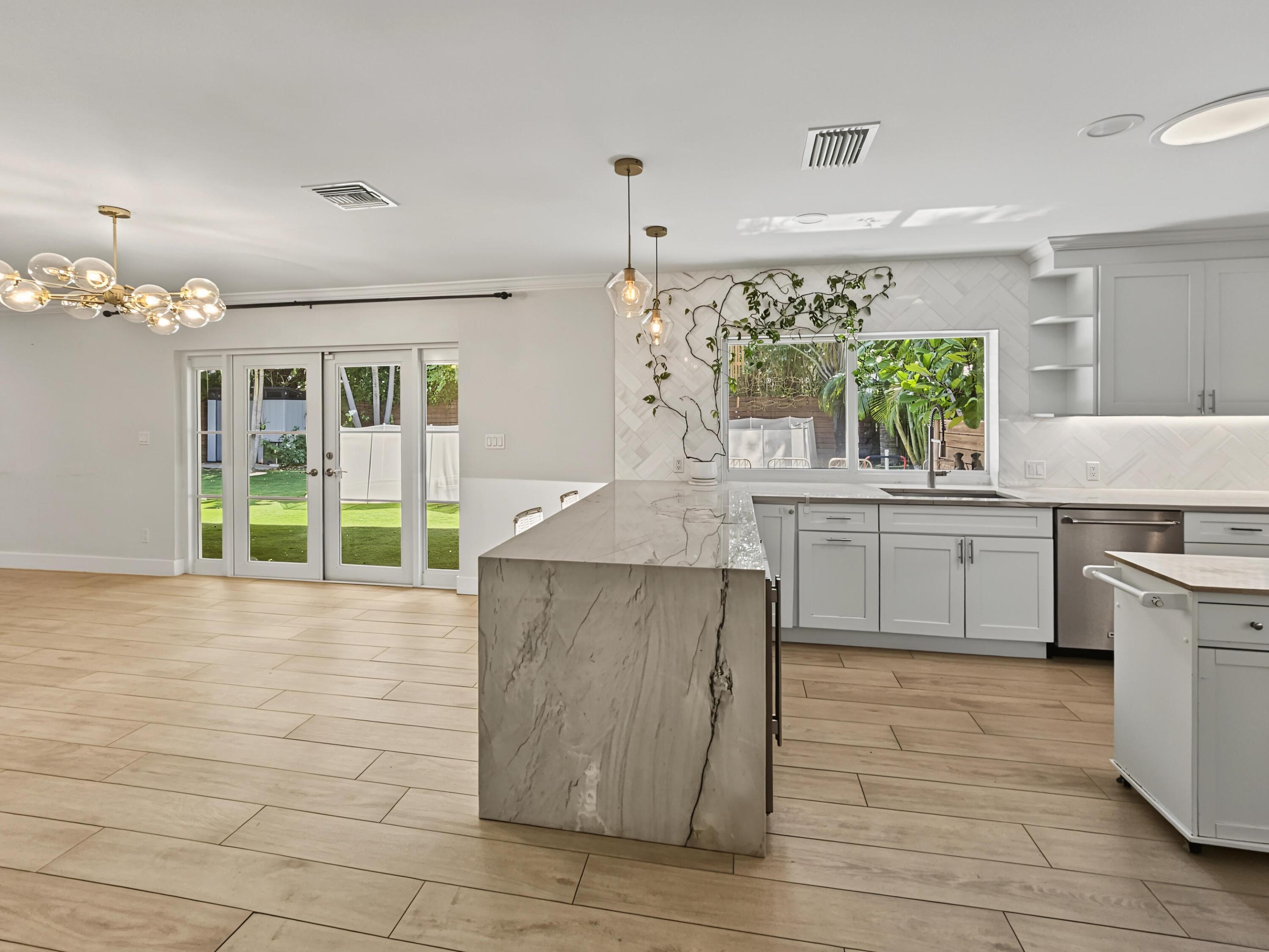 2411 S Olive, West Palm Beach FL 33401