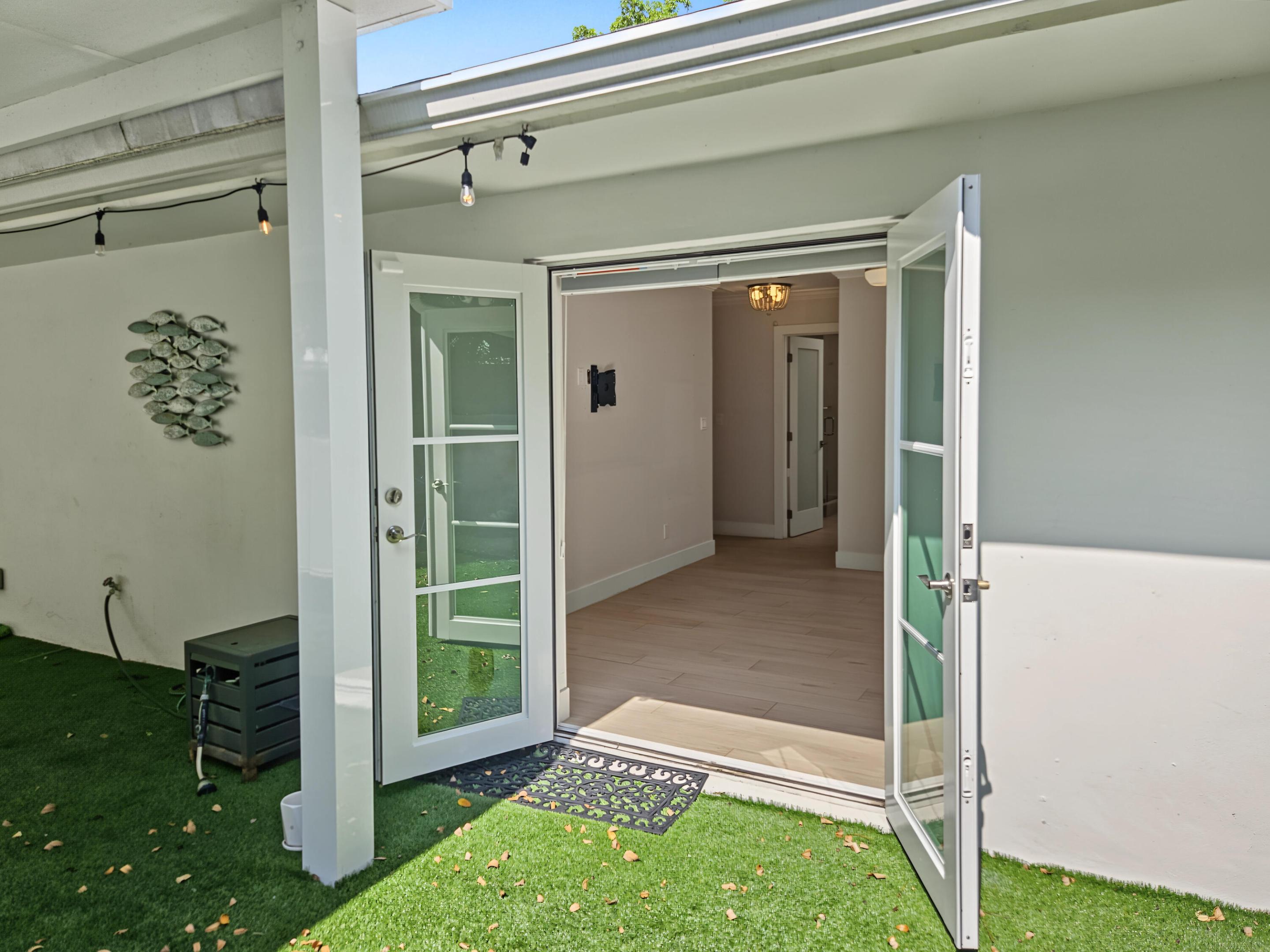 2411 S Olive, West Palm Beach FL 33401