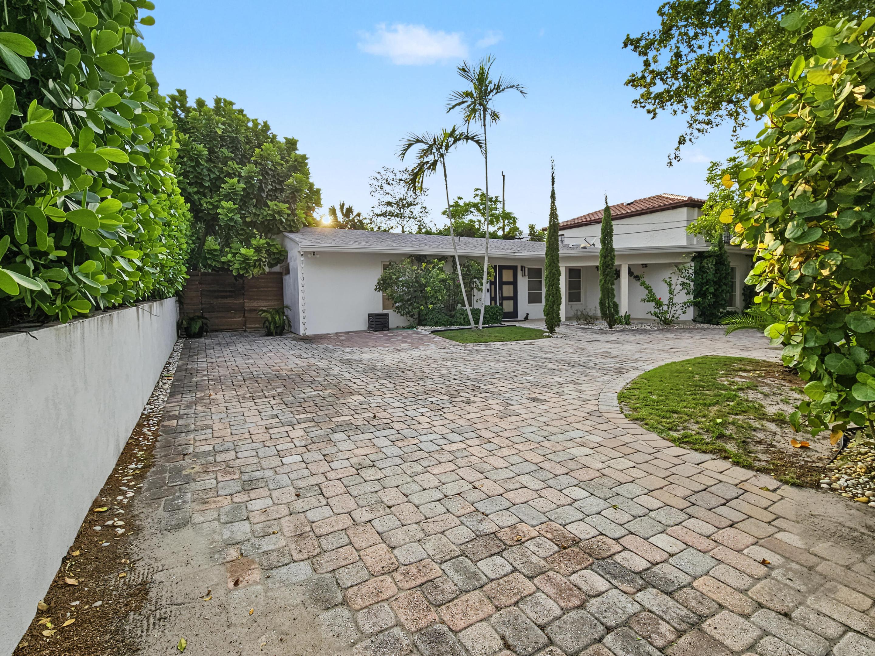 2411 S Olive, West Palm Beach FL 33401