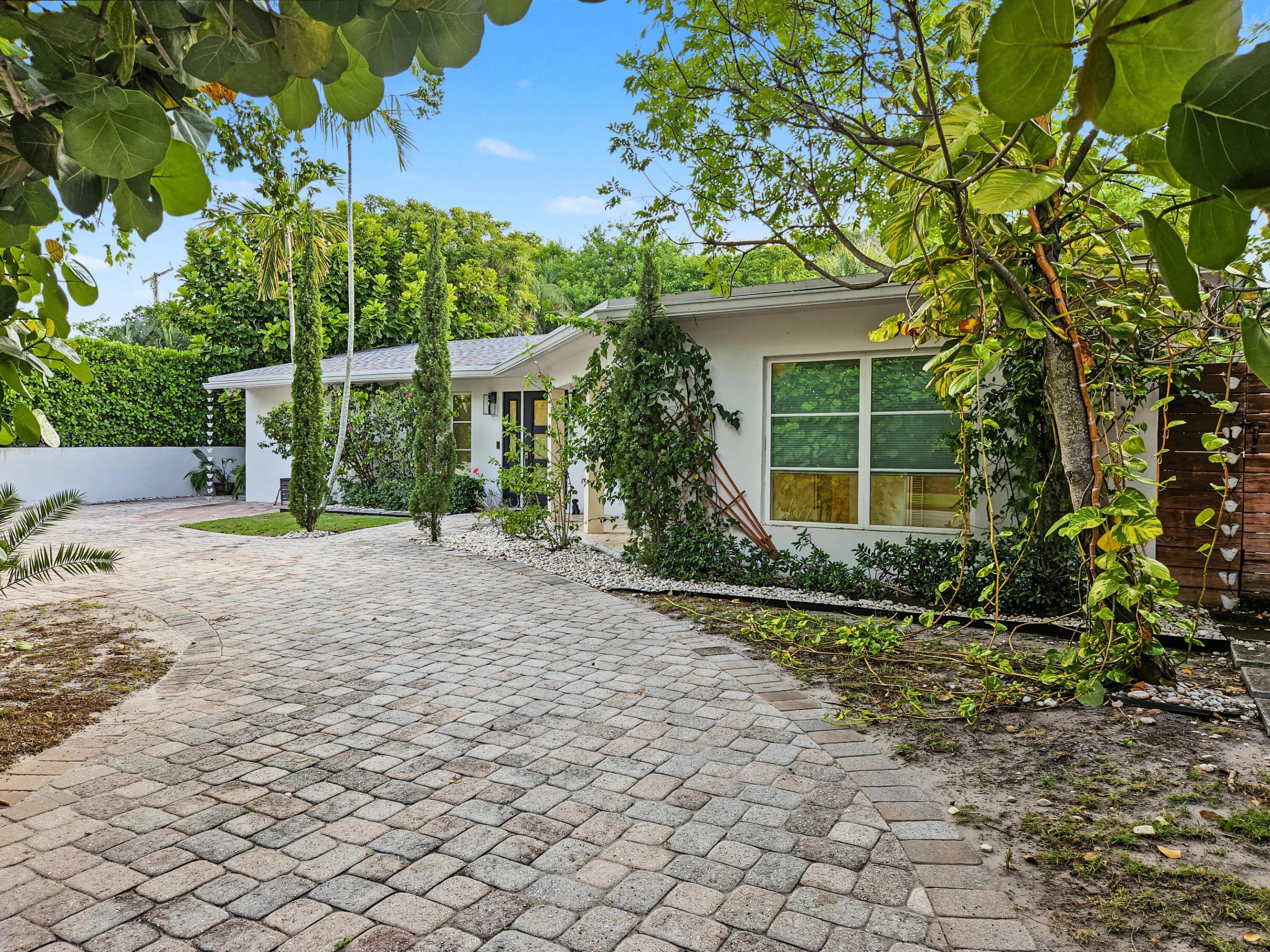 2411 S Olive, West Palm Beach FL 33401