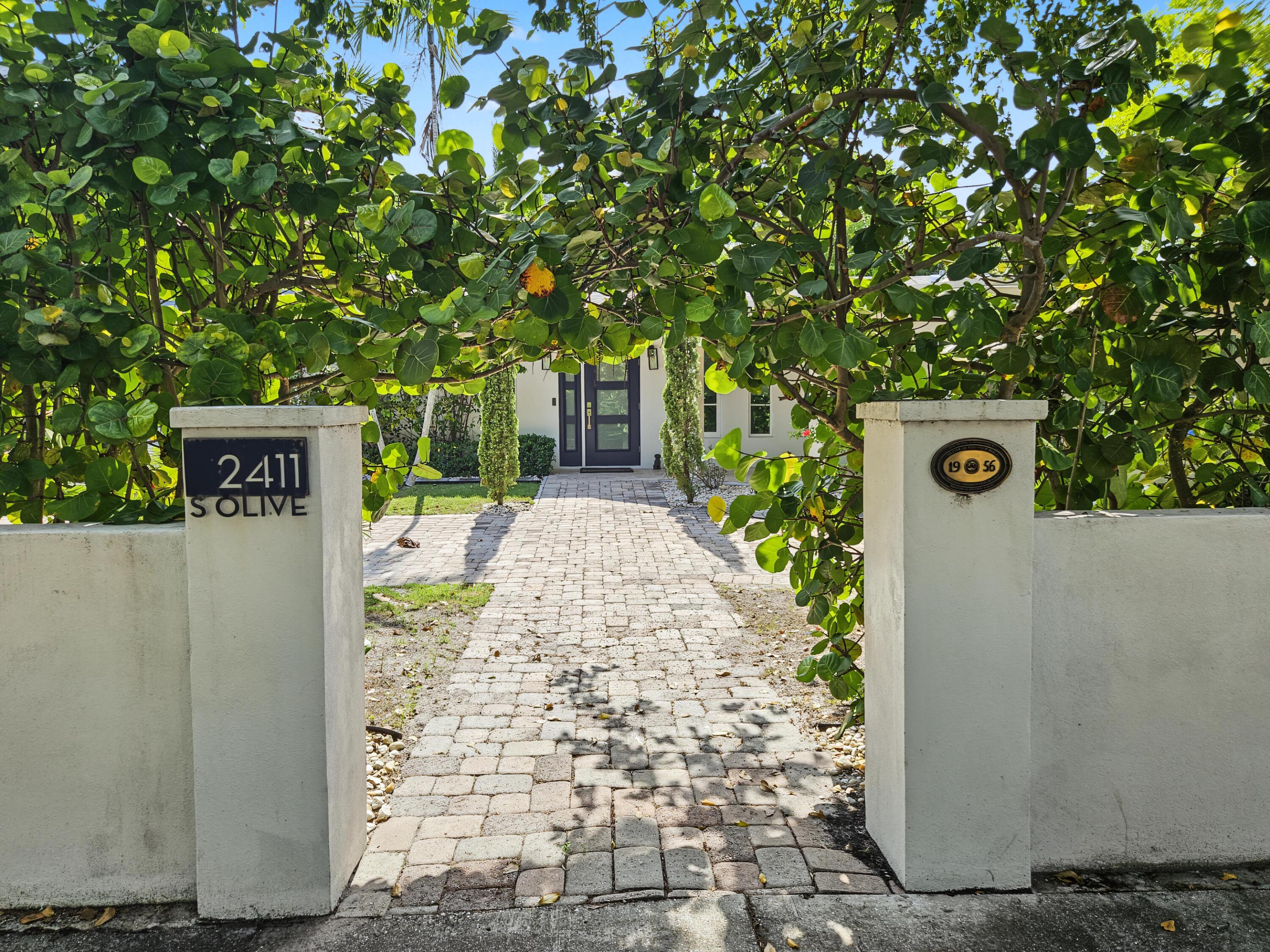 2411 S Olive, West Palm Beach FL 33401