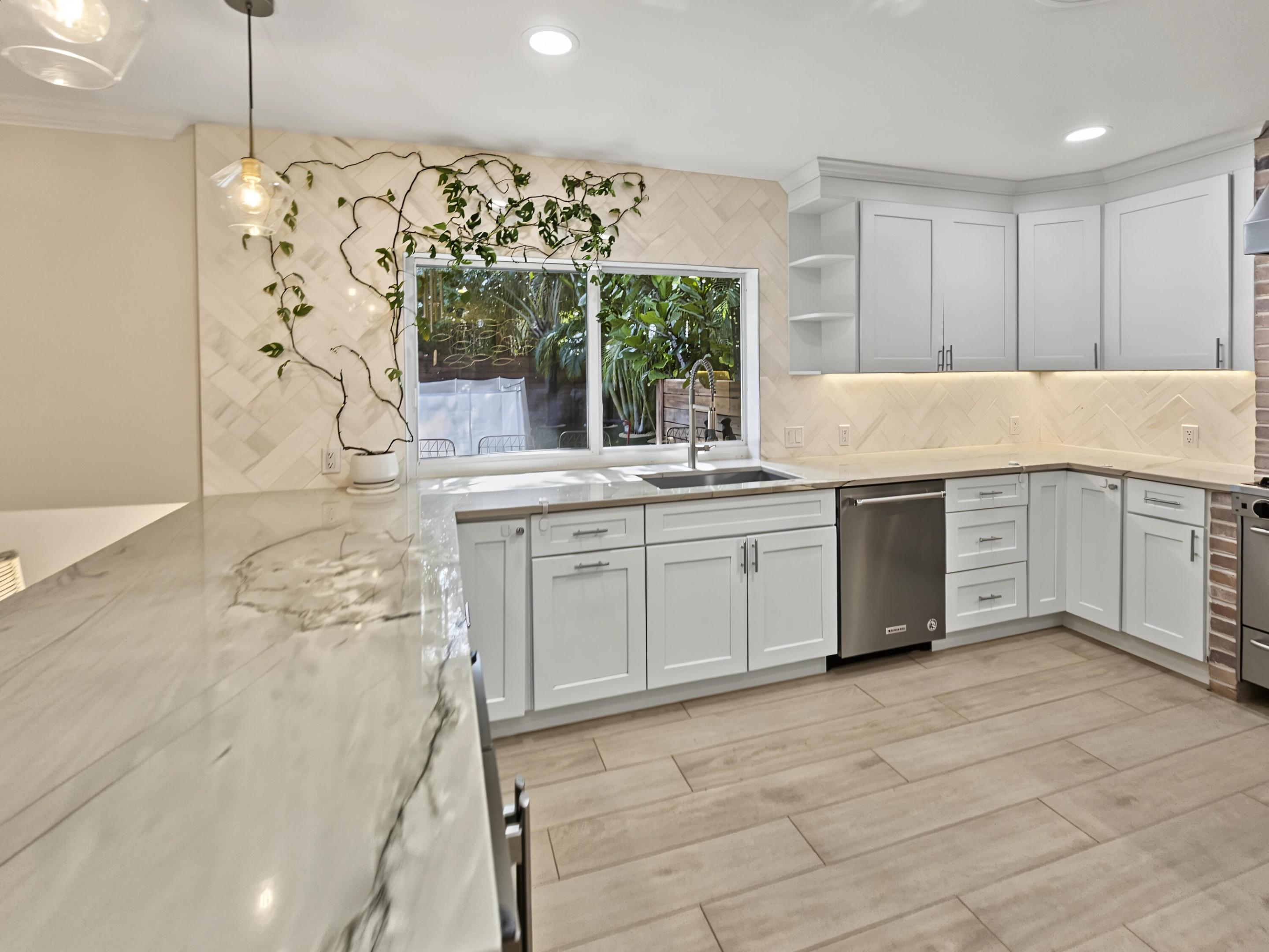 2411 S Olive, West Palm Beach FL 33401