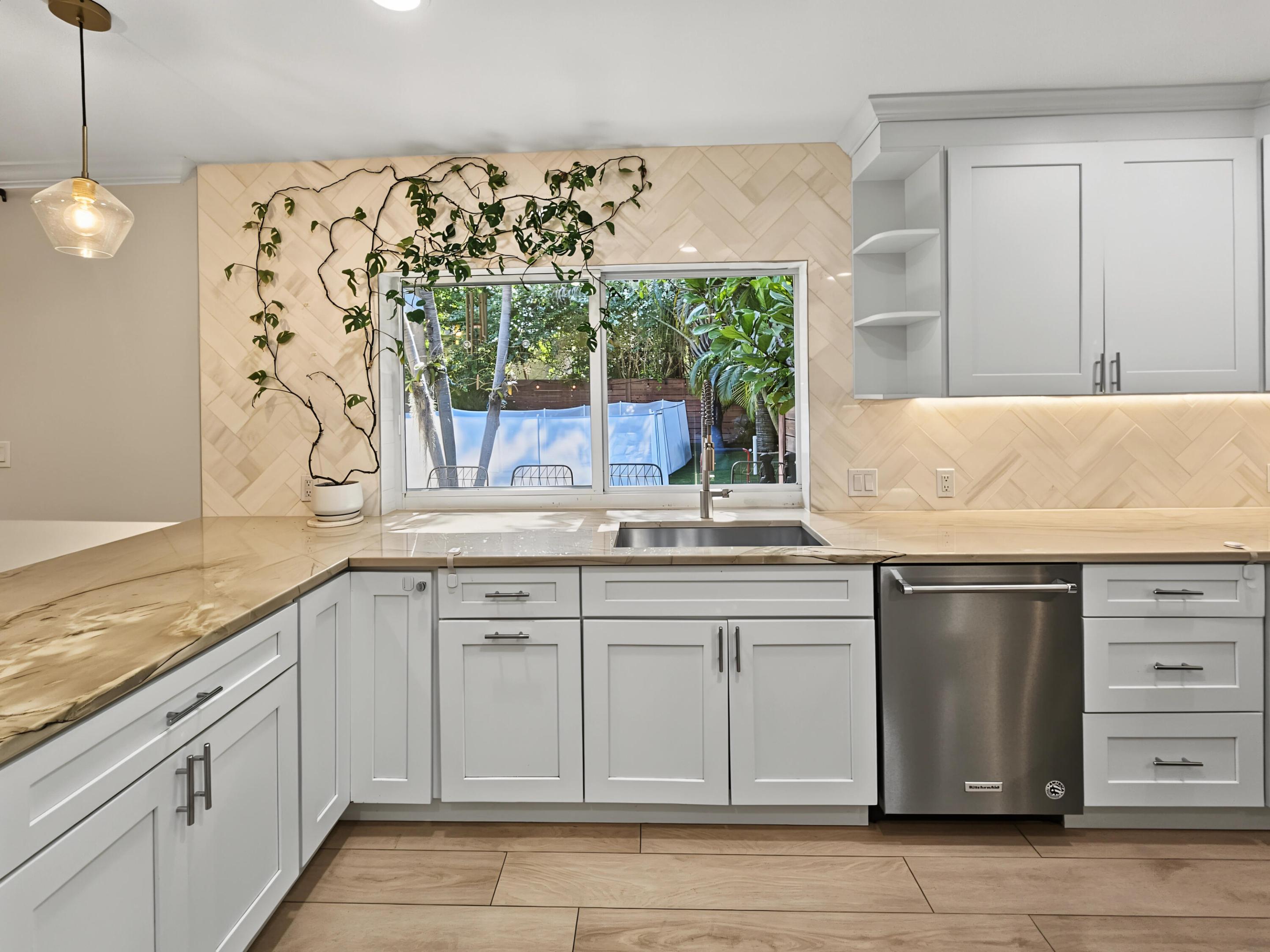 2411 S Olive, West Palm Beach FL 33401