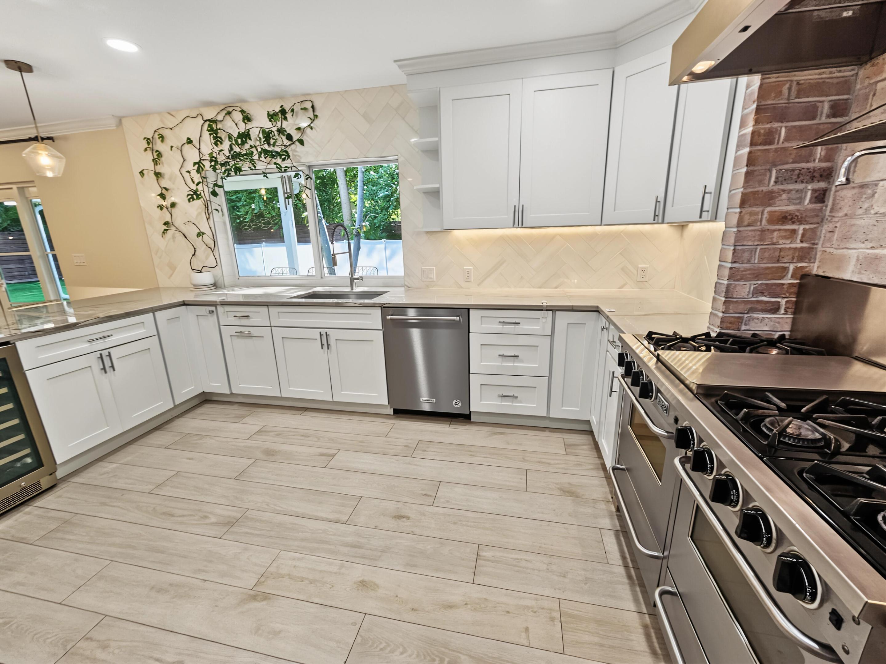 2411 S Olive, West Palm Beach FL 33401
