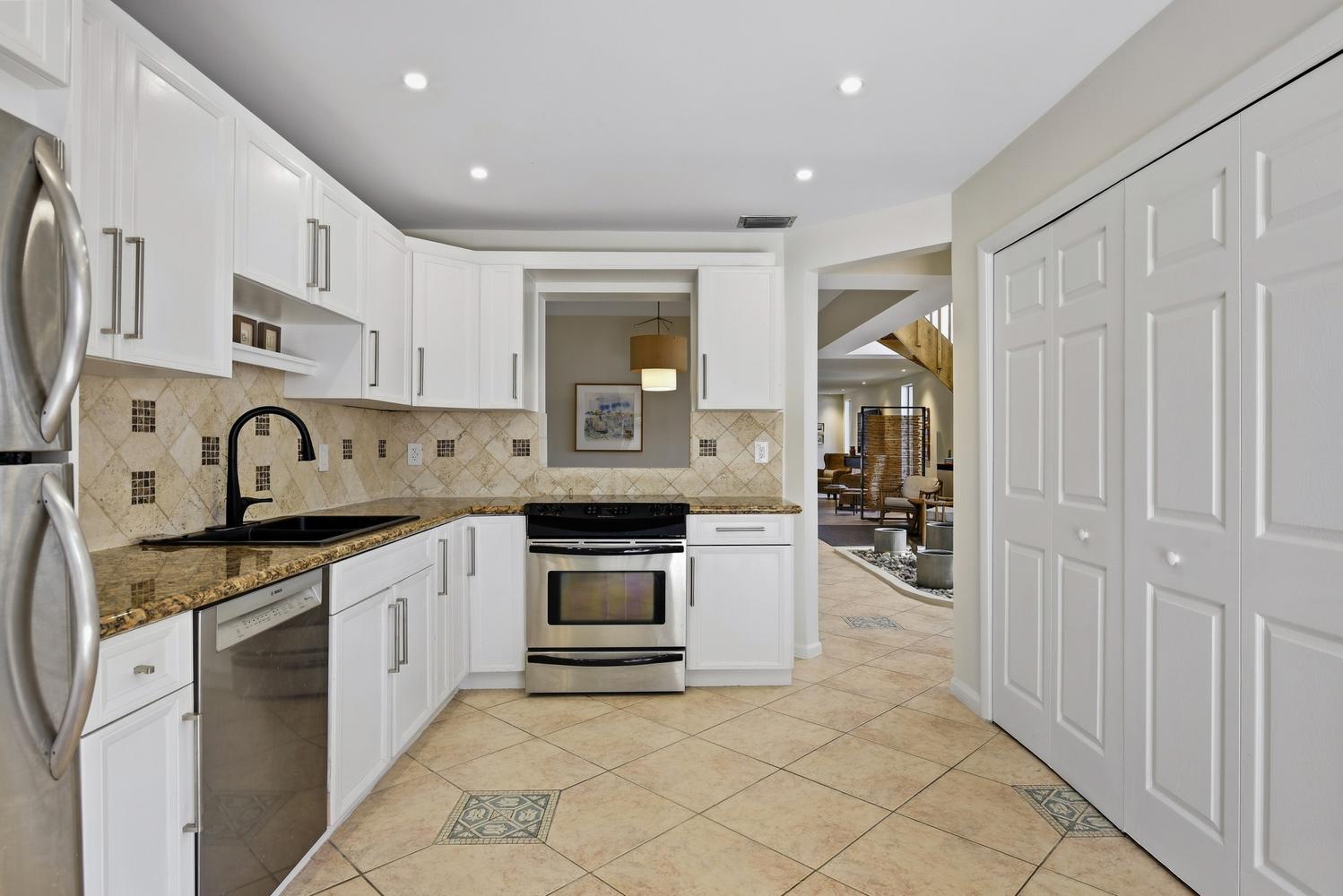1172 HILLSBORO MILE #3-3, Hillsboro Beach FL 33062
