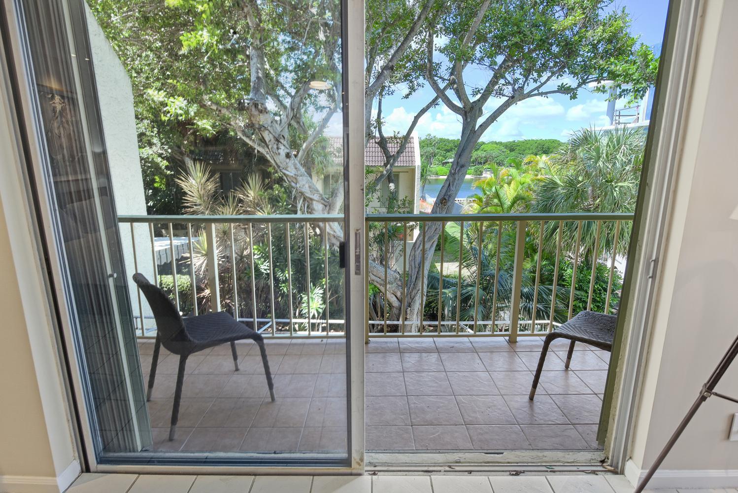 1172 HILLSBORO MILE #3-3, Hillsboro Beach FL 33062