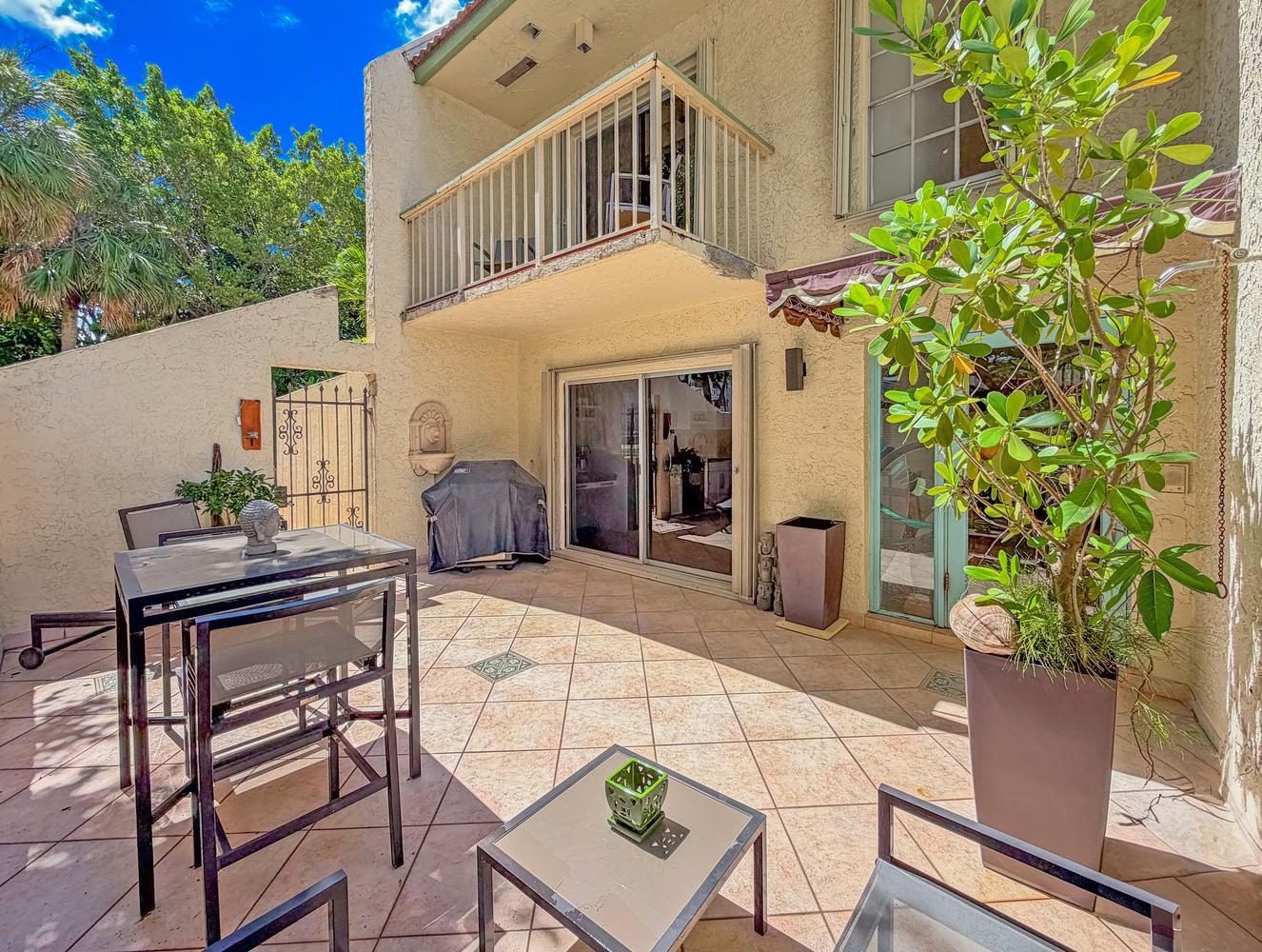 1172 HILLSBORO MILE #3-3, Hillsboro Beach FL 33062