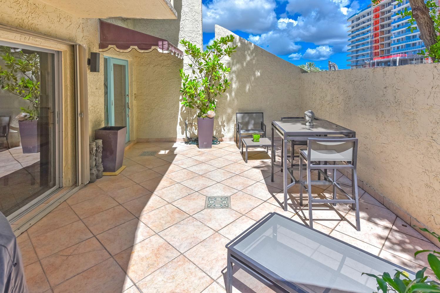 1172 HILLSBORO MILE #3-3, Hillsboro Beach FL 33062