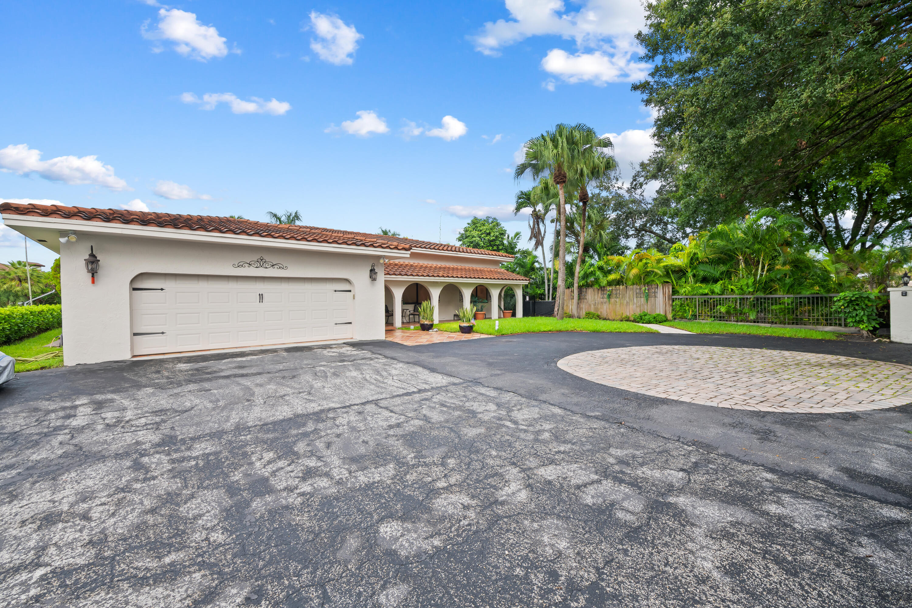 2461 SW 27TH, Fort Lauderdale FL 33312